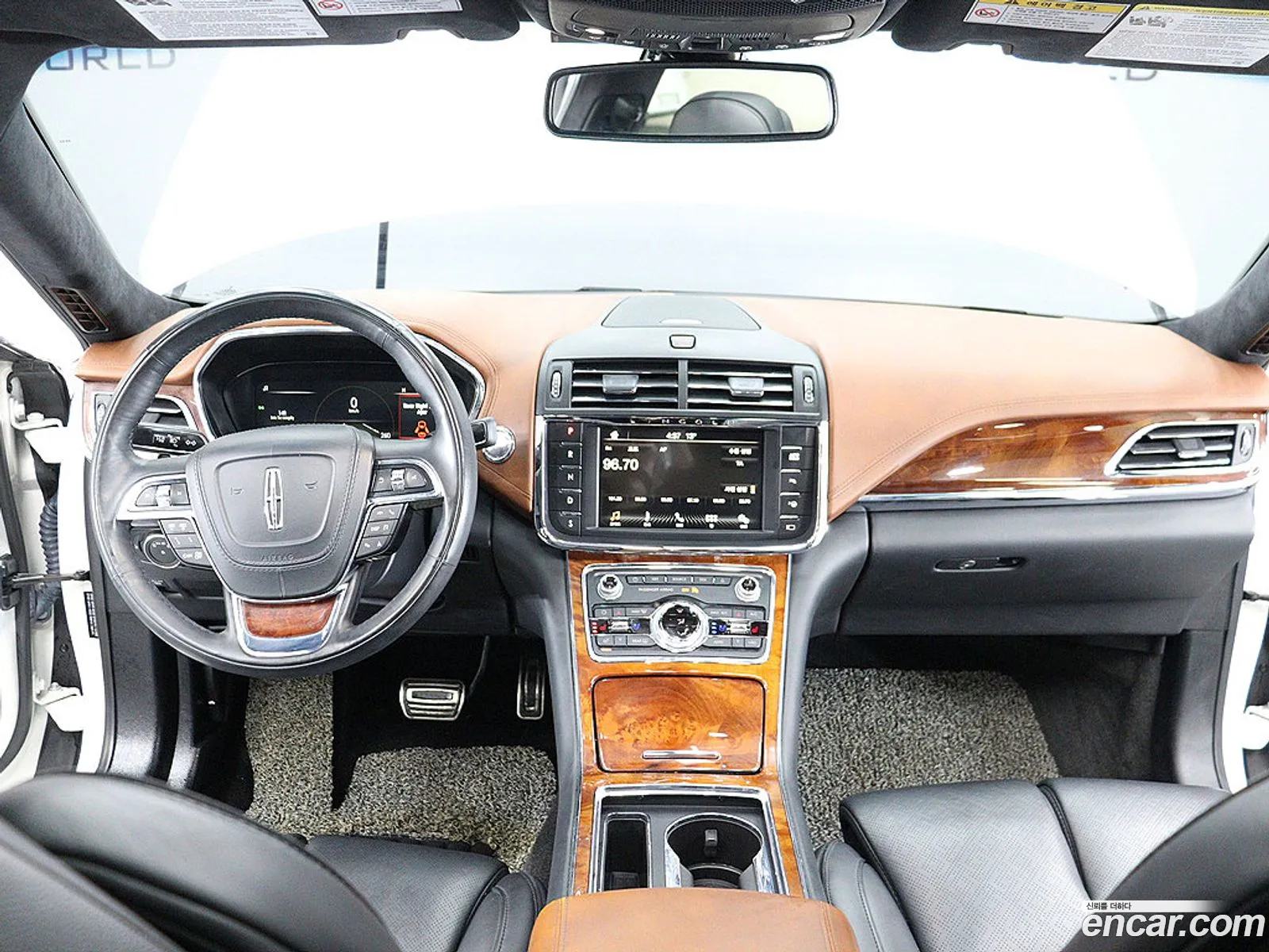Lincoln Continental 10th Gen 2017 — 3