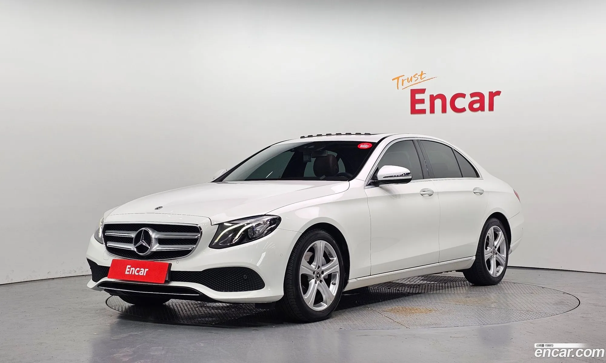 Mercedes-Benz E-Class W213 2018 — 25