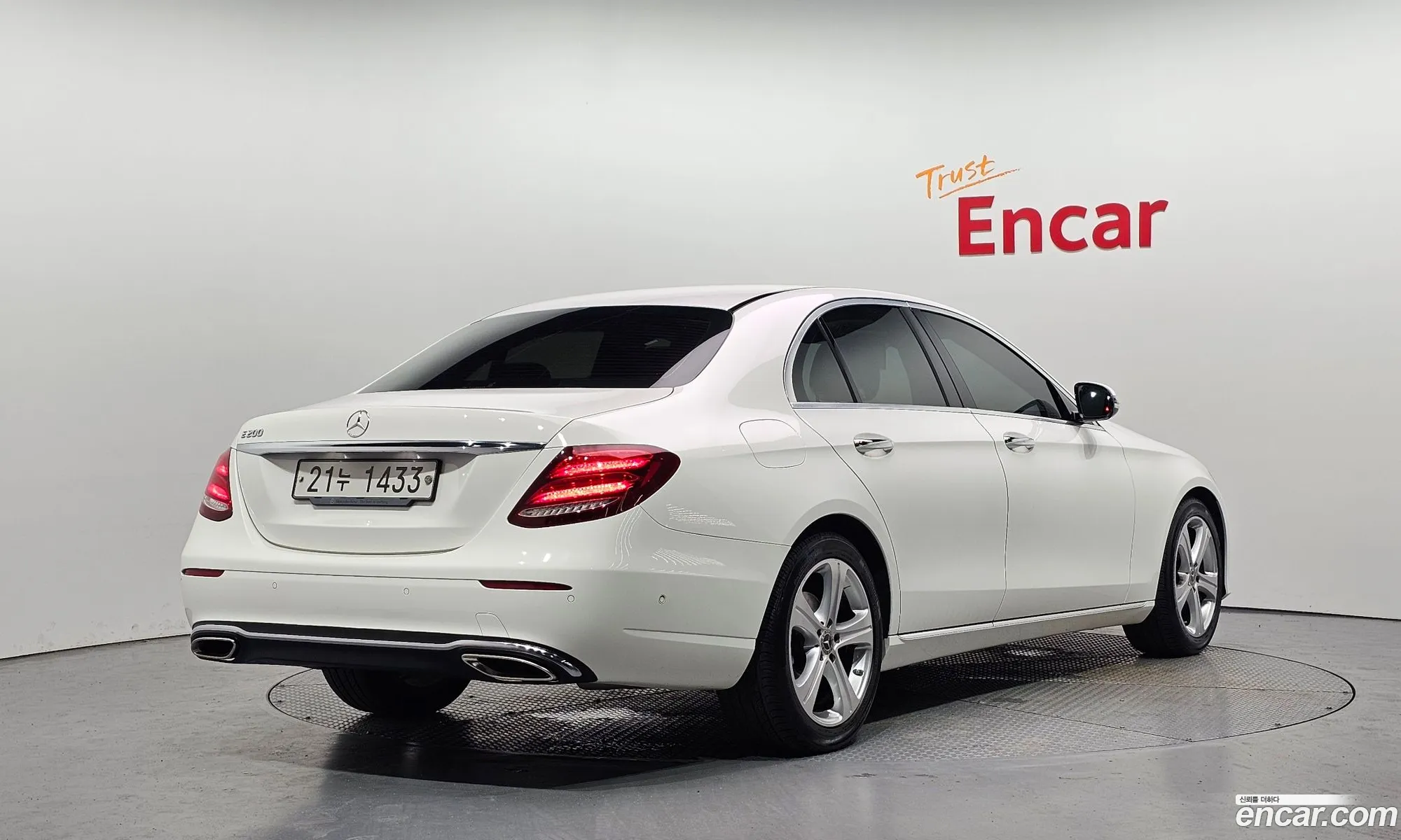 Mercedes-Benz E-Class W213 2018 — 14