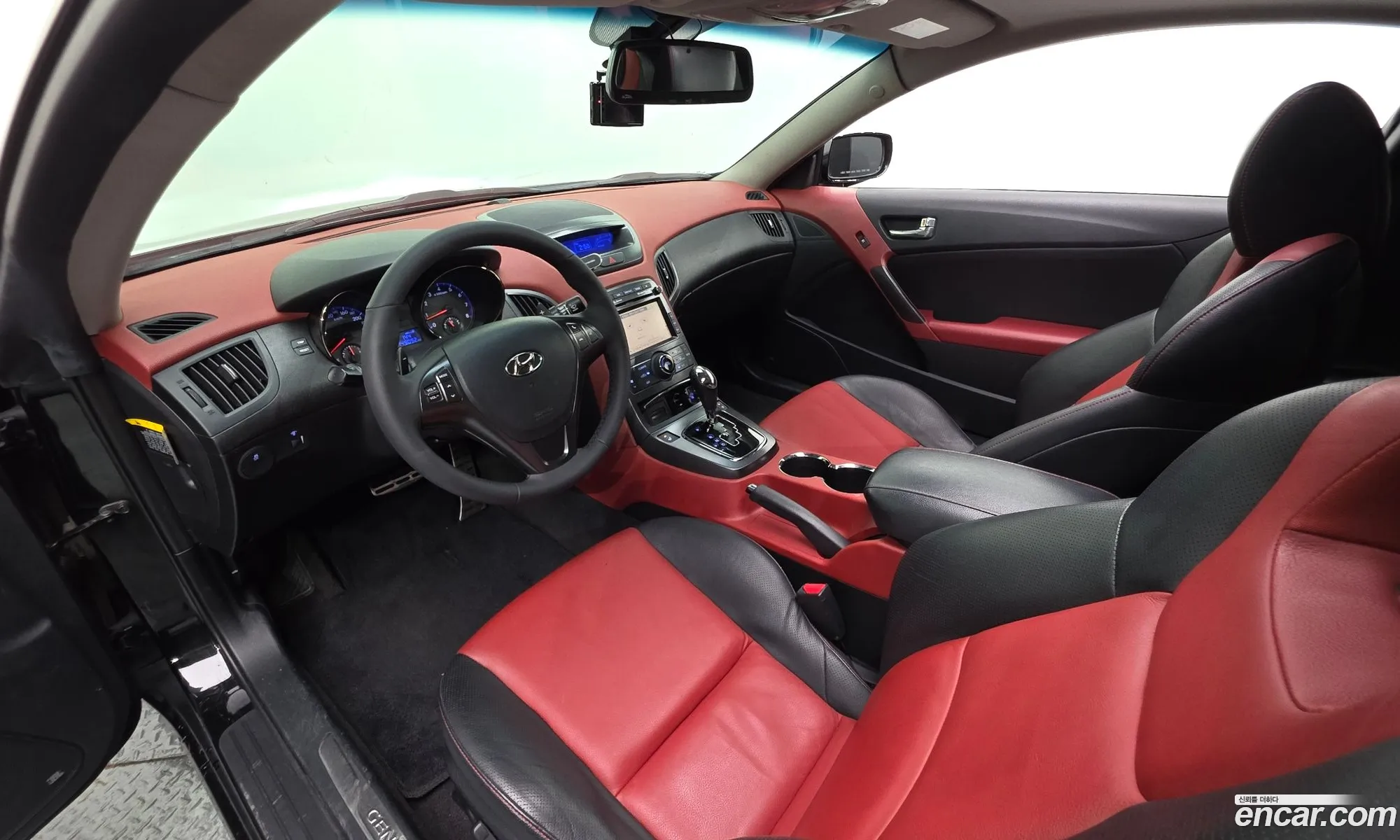 Hyundai Genesis Coupe 2011 — 12