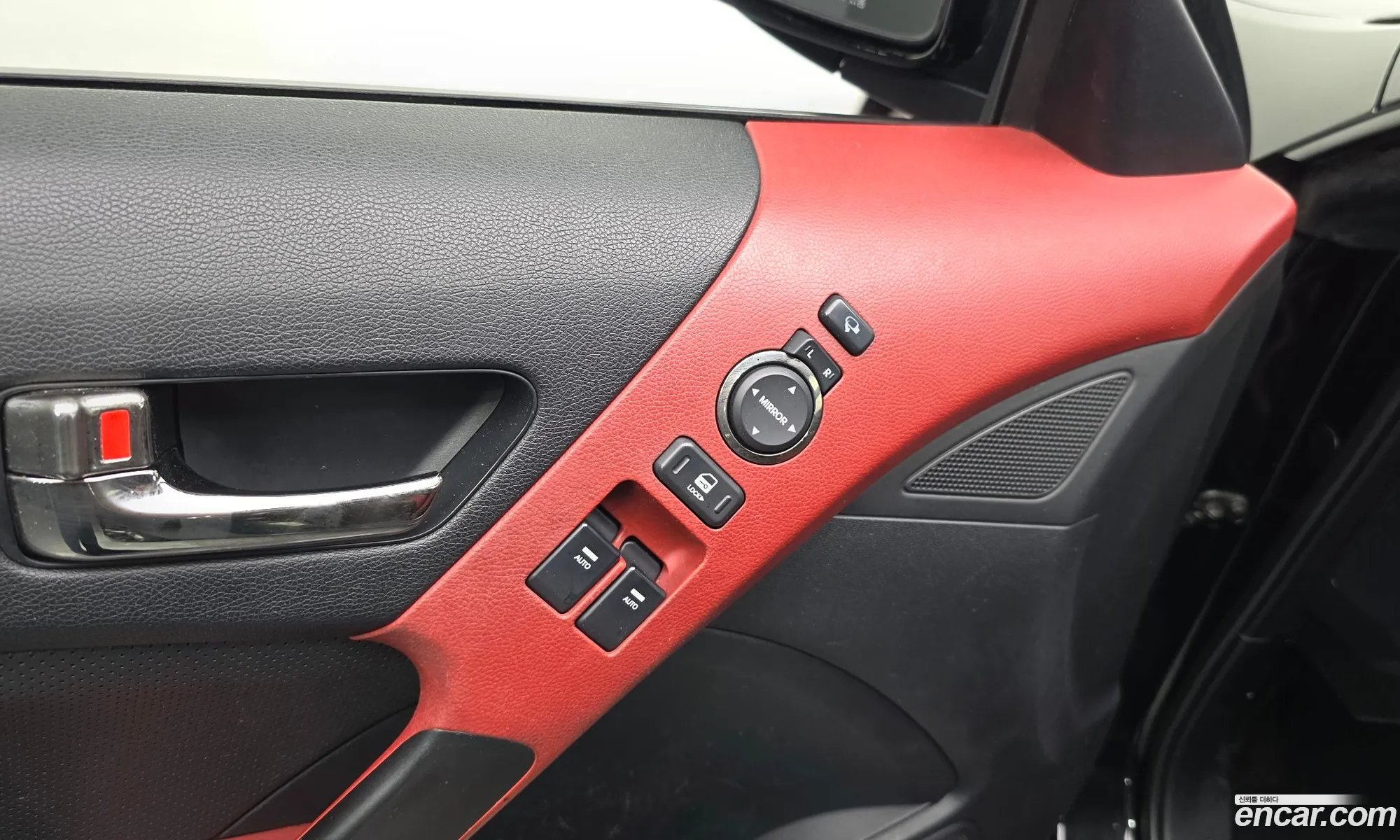 Hyundai Genesis Coupe 2011 — 3