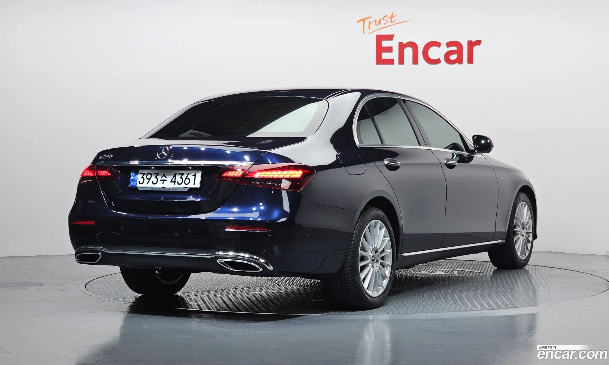 Mercedes-Benz E-Class W213 2022 — 12