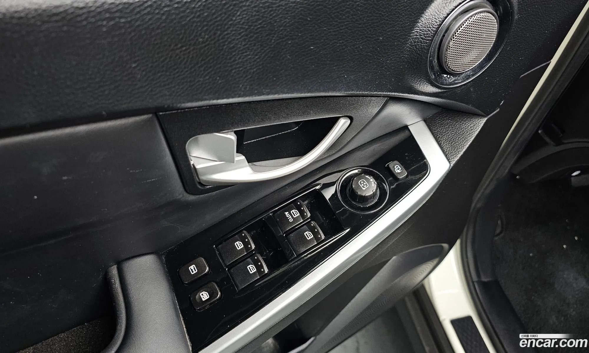 KG Mobility (SsangYong) Korando C 2015 — 32