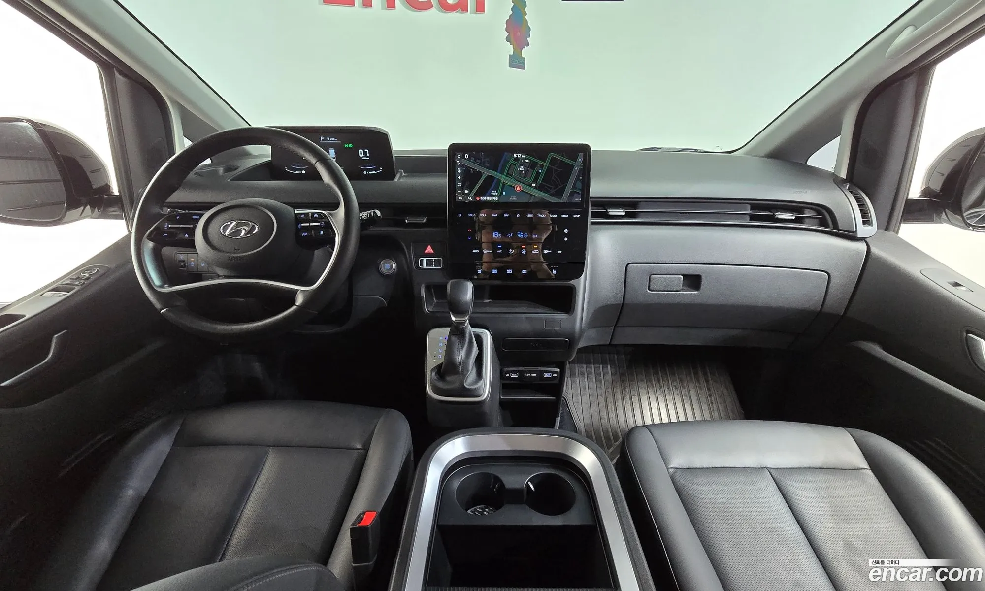 Hyundai Staria 2023 — 5