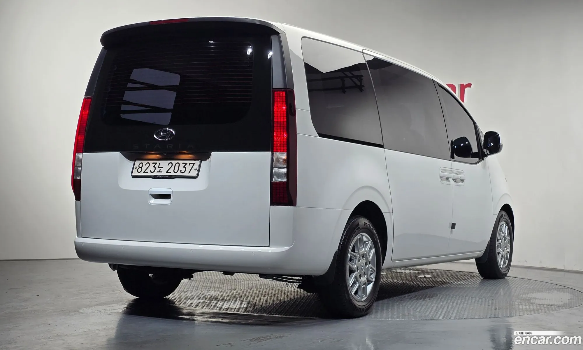 Hyundai Staria 2023 — 15