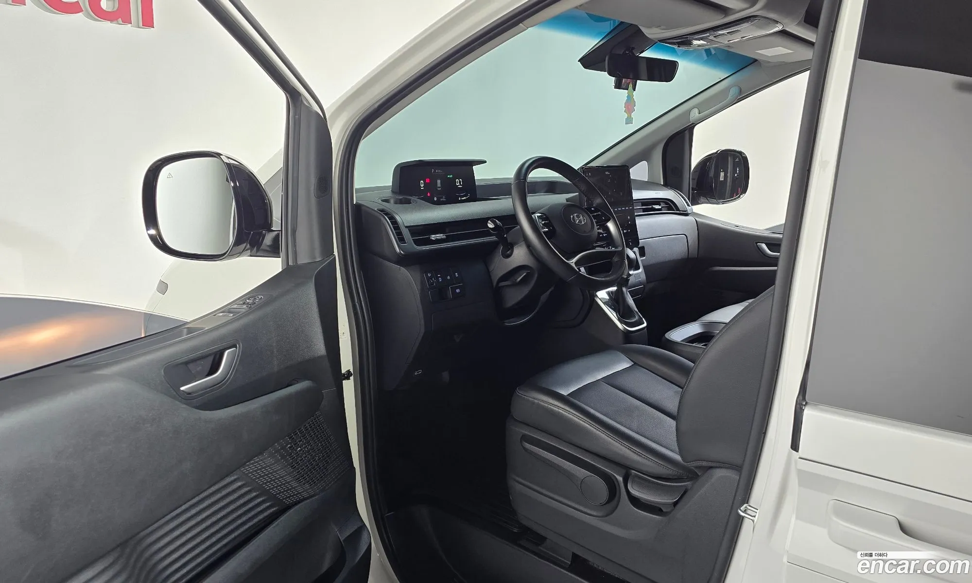 Hyundai Staria 2023 — 9