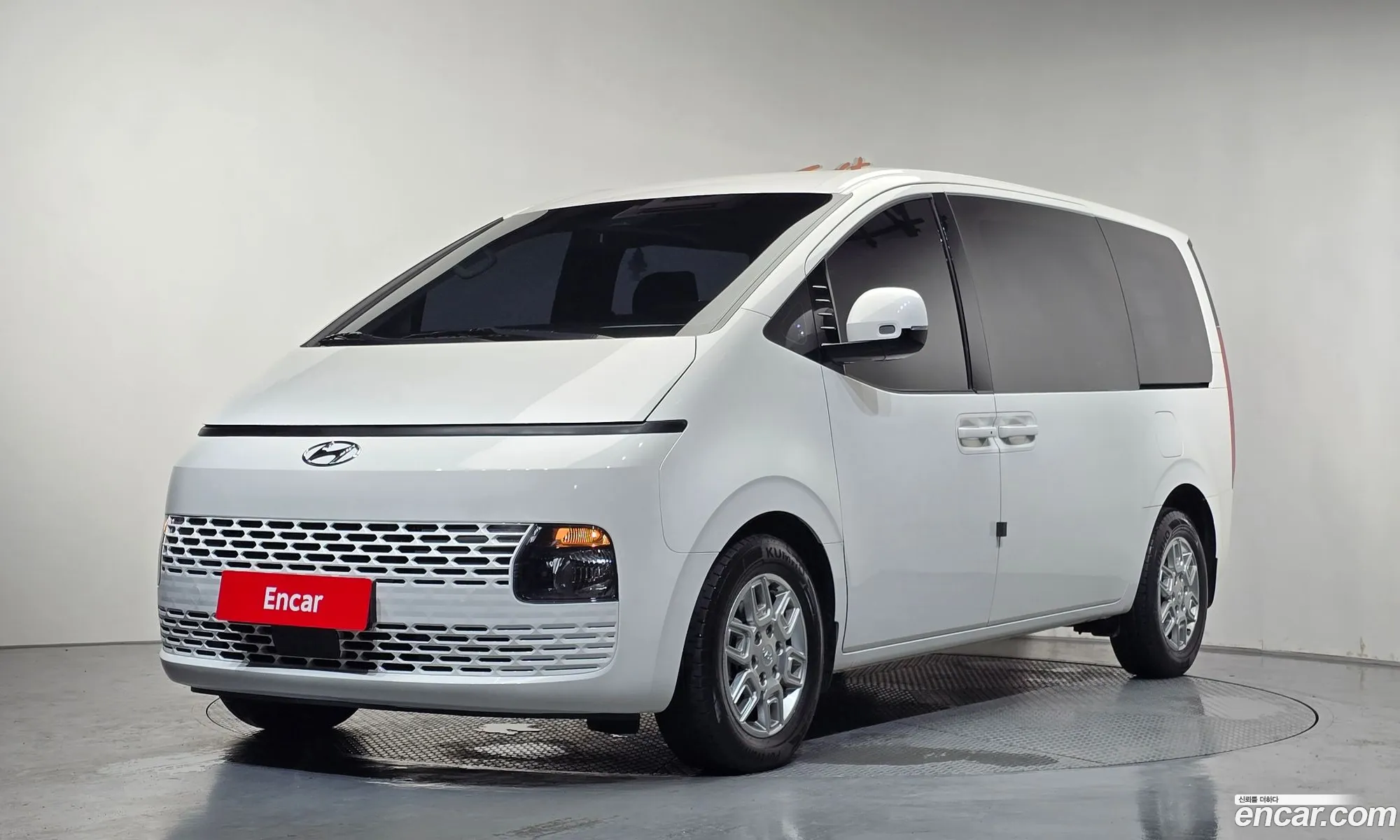 Hyundai Staria 2023 — 17