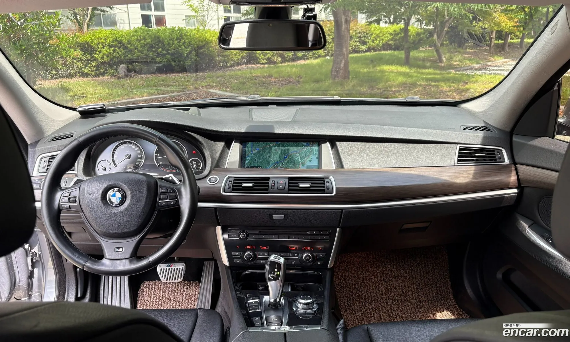 BMW 5 Series GT 2012 — 11