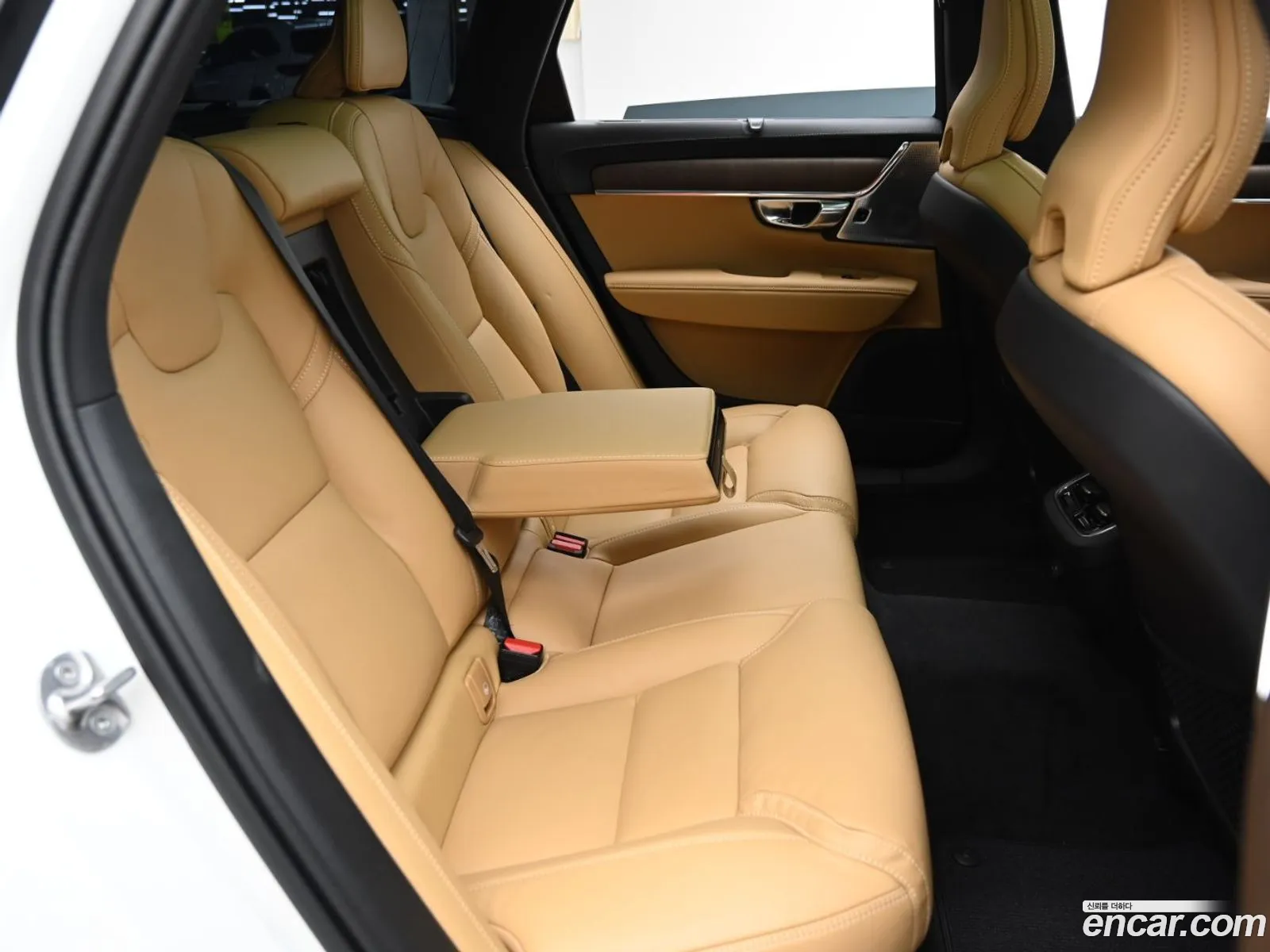 Volvo V90 Cross Country 2025 — 9