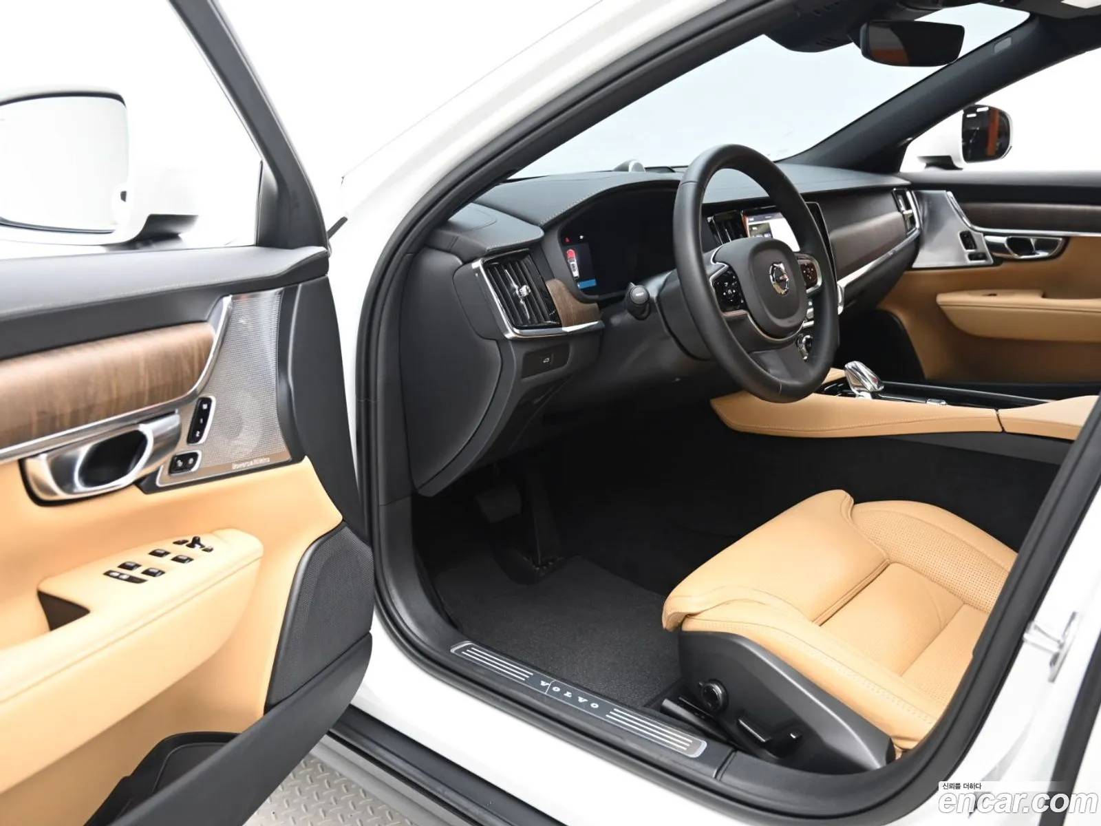 Volvo V90 Cross Country 2025 — 19