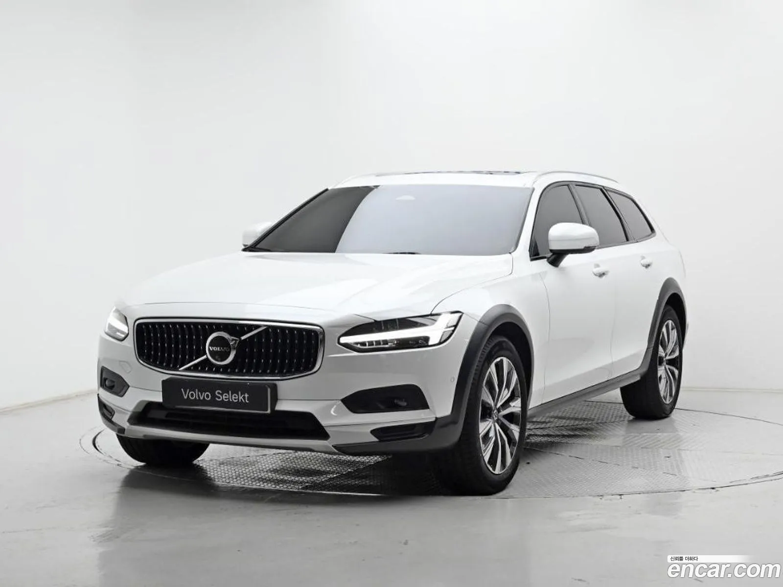 Volvo V90 Cross Country 2024 — 16