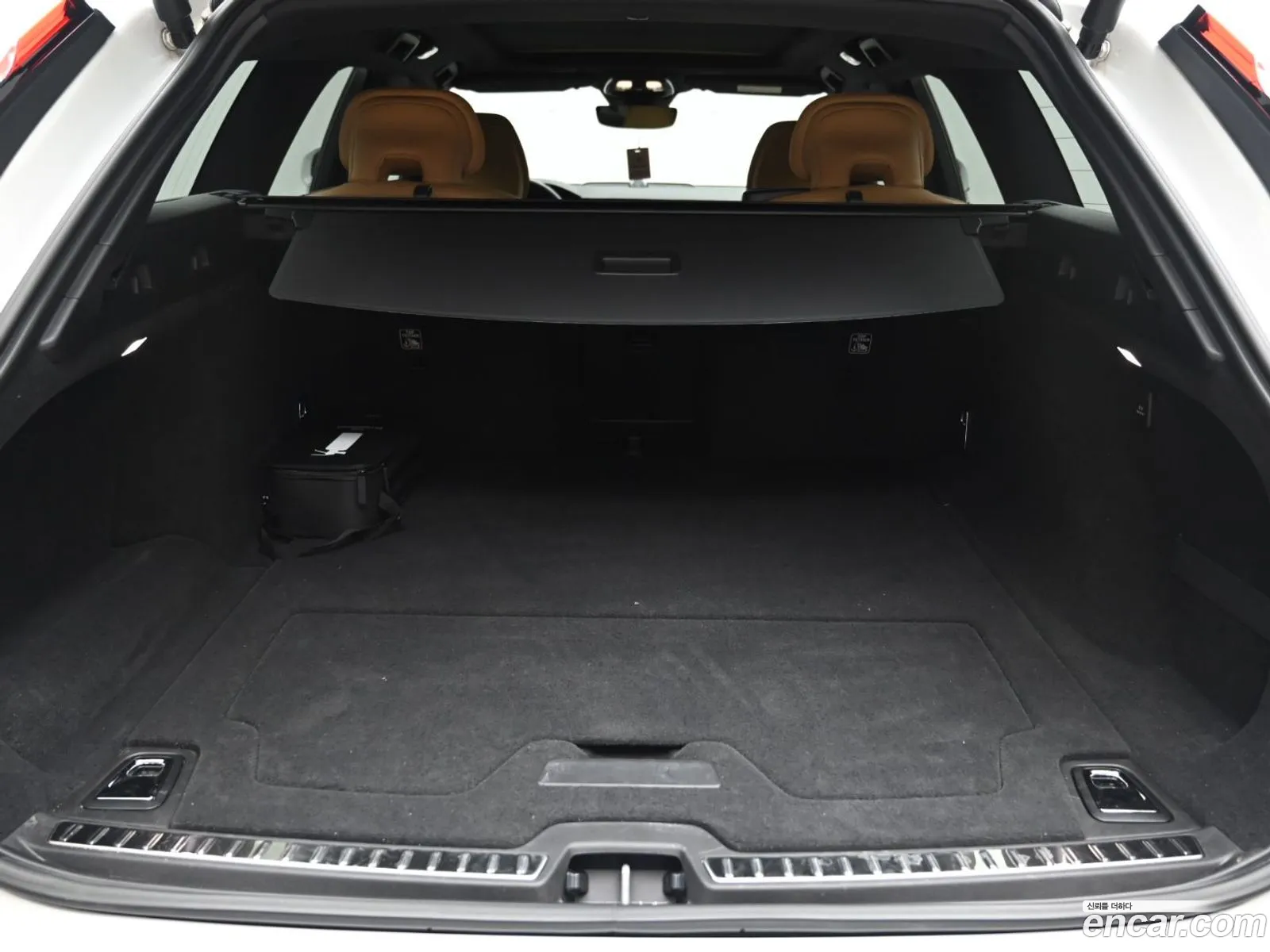 Volvo V90 Cross Country 2024 — 10