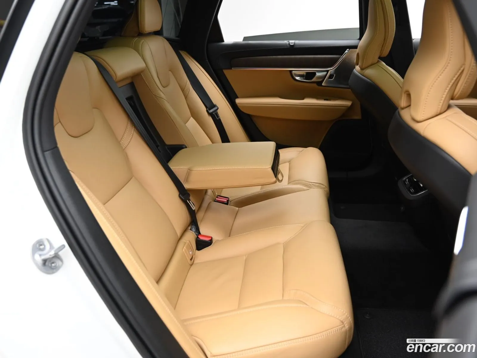Volvo V90 Cross Country 2024 — 3