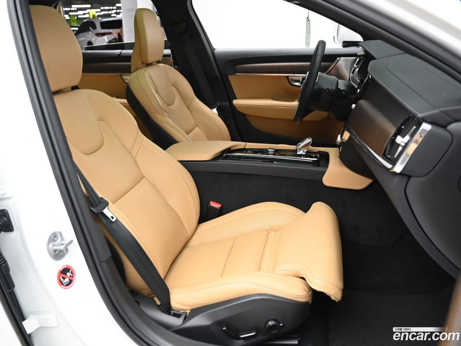 Volvo V90 Cross Country 2024 — 2