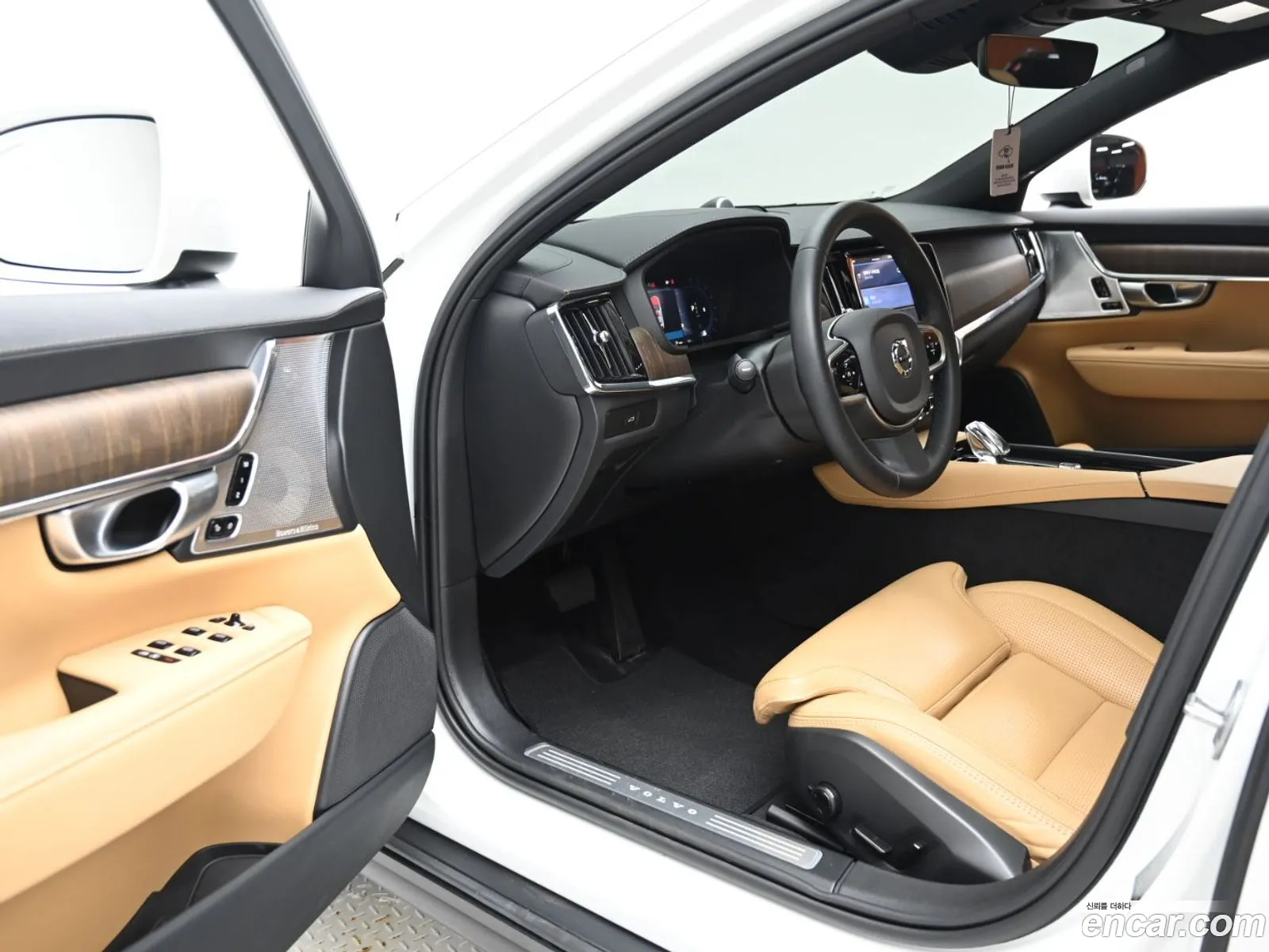 Volvo V90 Cross Country 2024 — 6