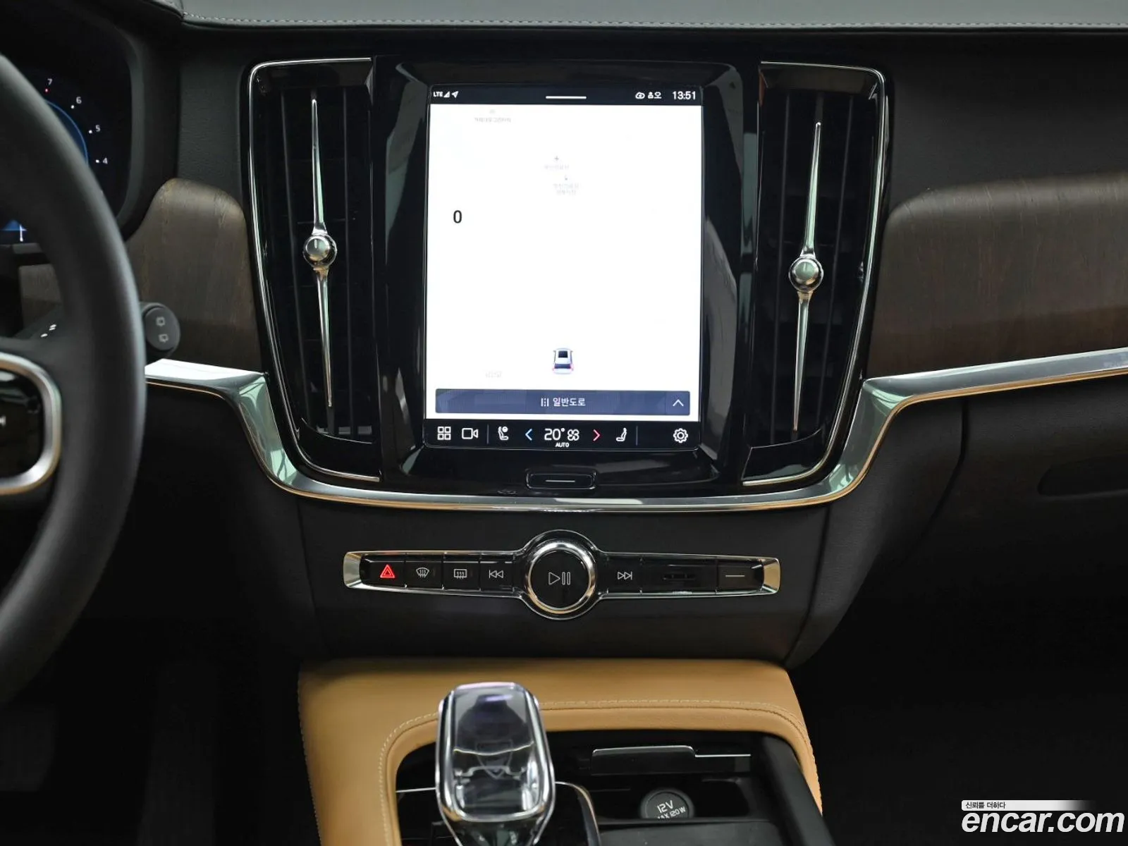 Volvo V90 Cross Country 2024 — 9