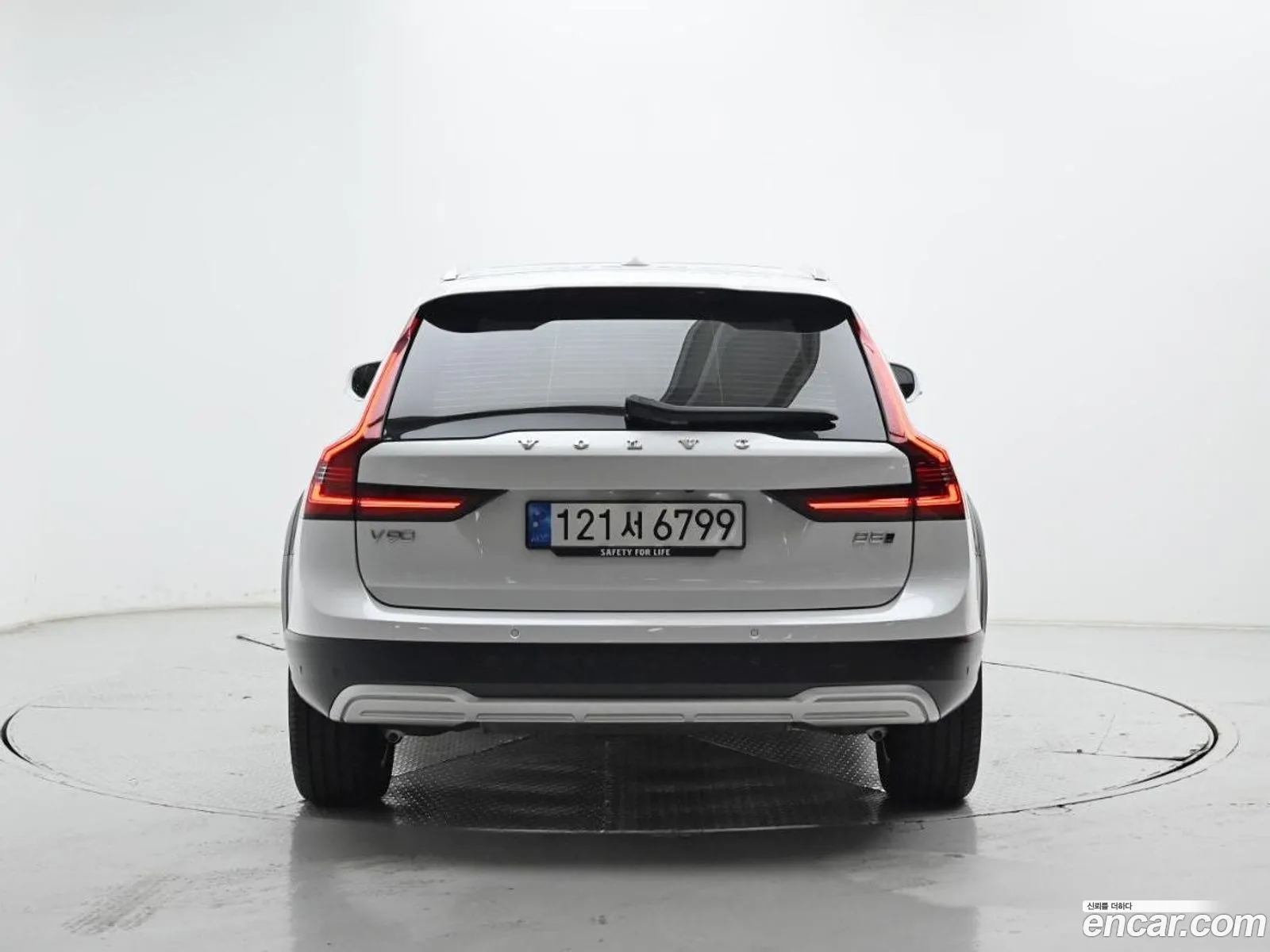 Volvo V90 Cross Country 2024 — 13