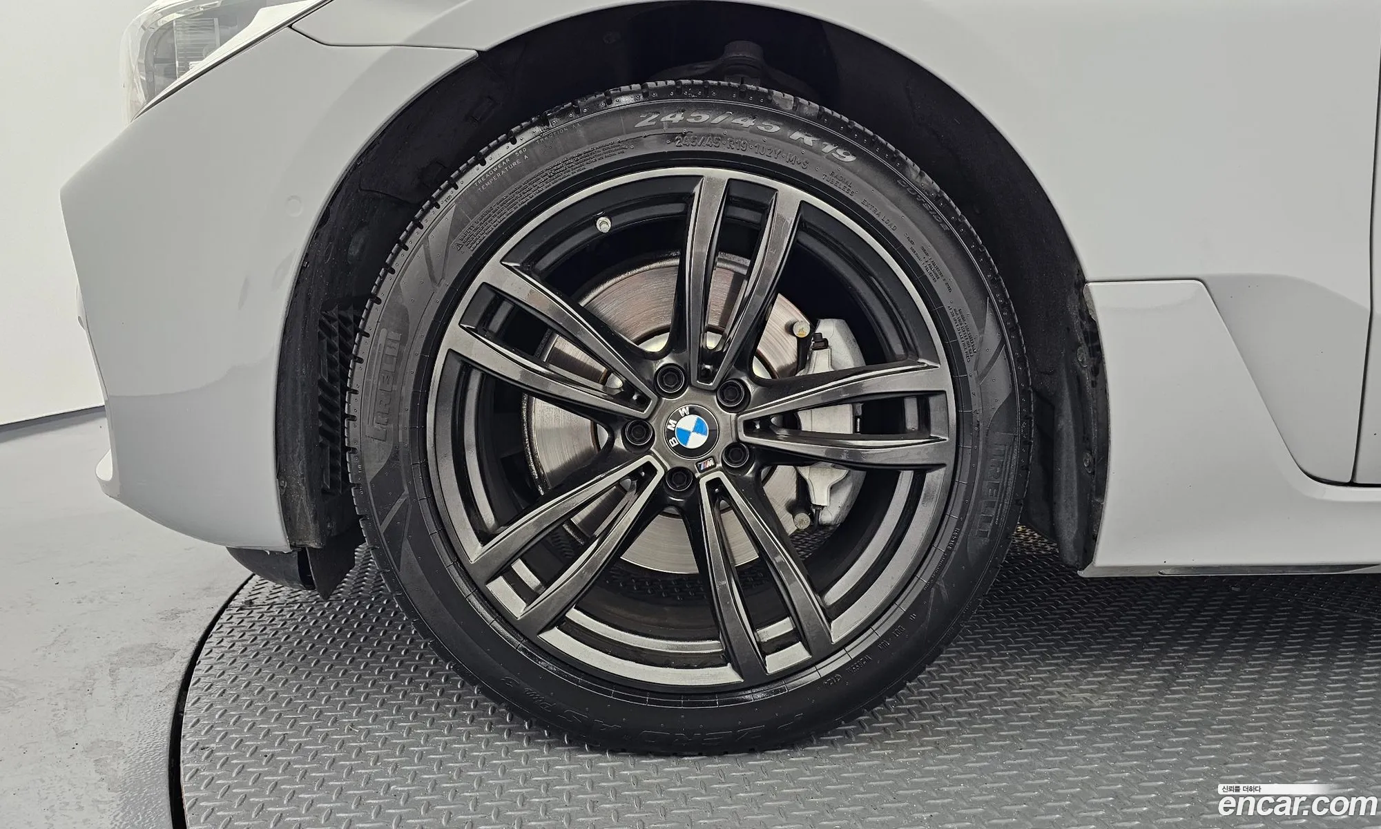BMW 6 Series GT 2019 — 6