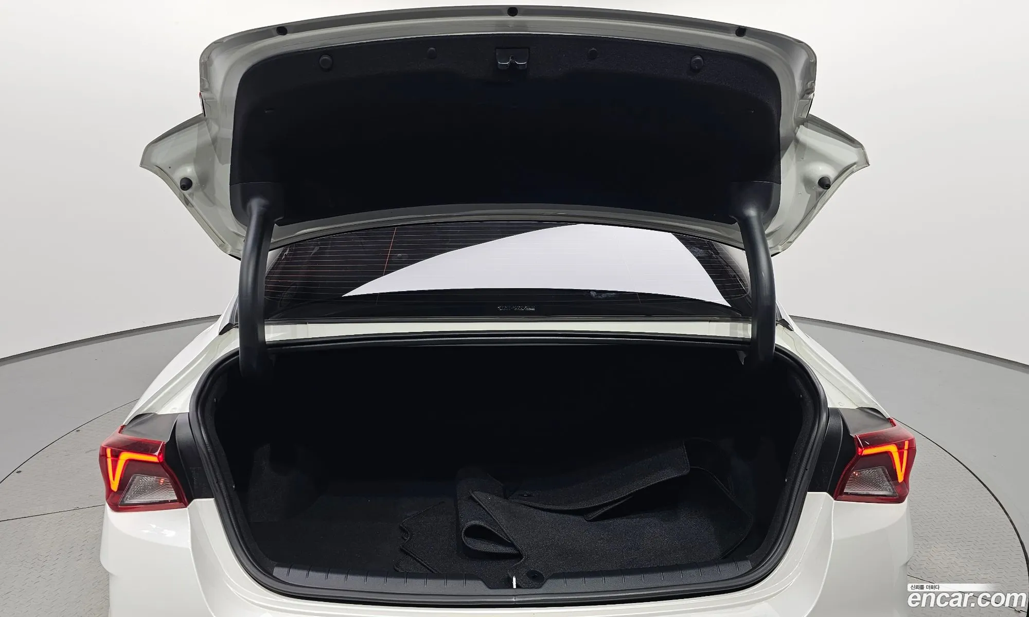 Kia K5 2021 — 28