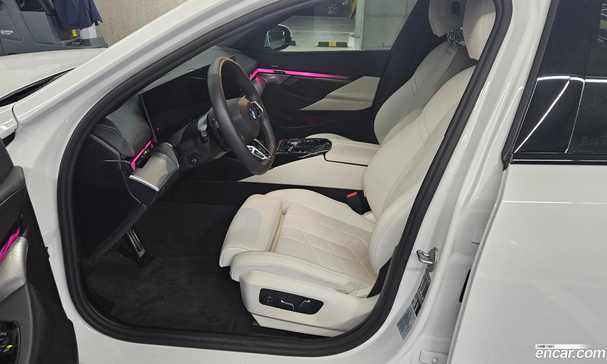 BMW 5 Series 2025 — 13
