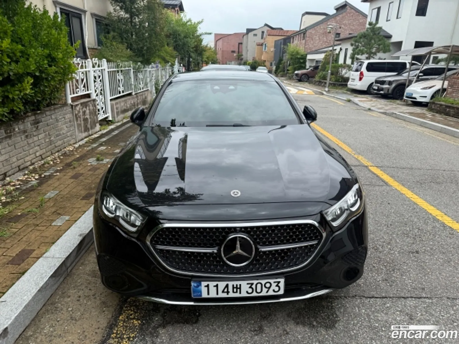 Mercedes-Benz E-Class W214 2025 — 12