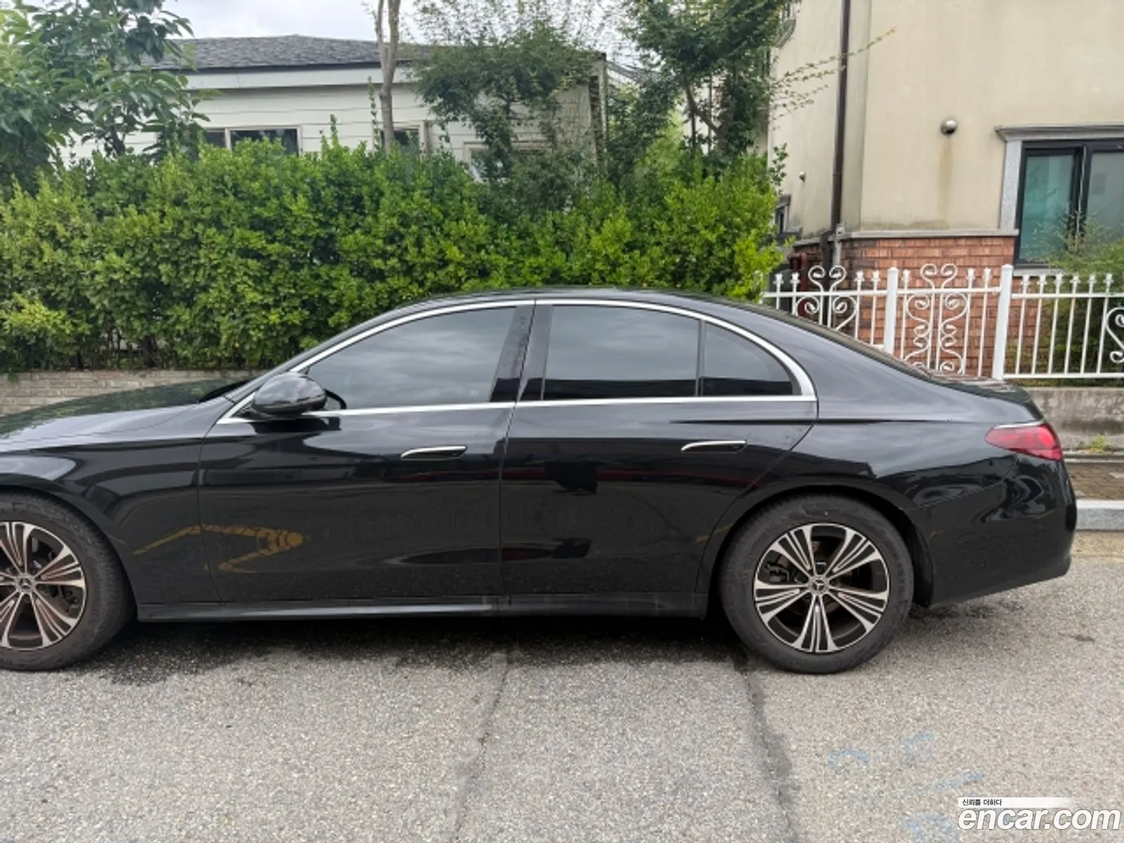 Mercedes-Benz E-Class W214 2025 — 3