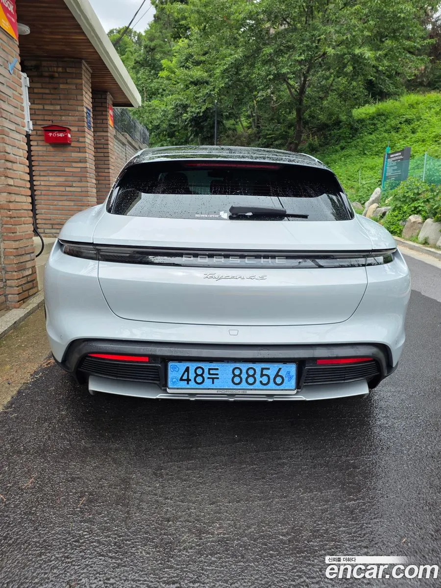 Porsche Taycan 2024 — 4