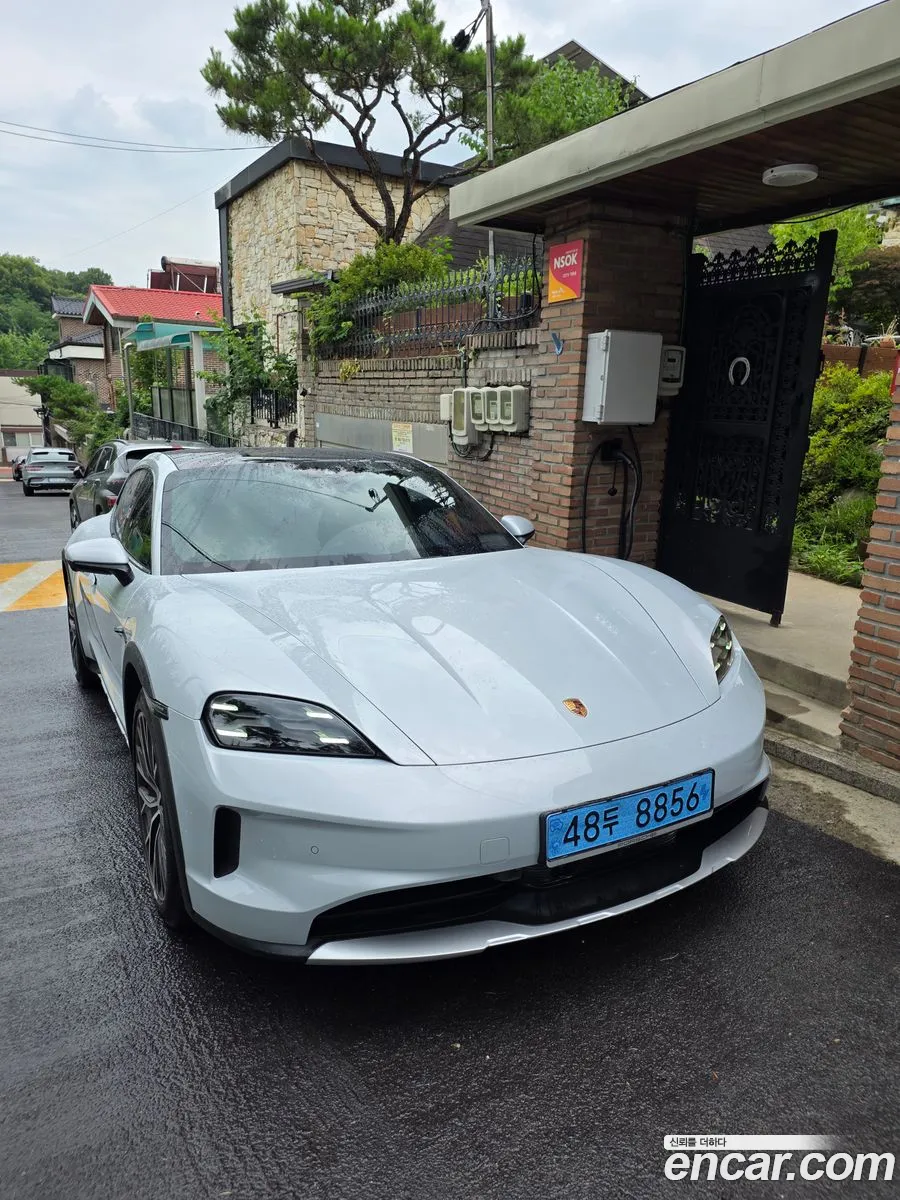Porsche Taycan 2024 — 3