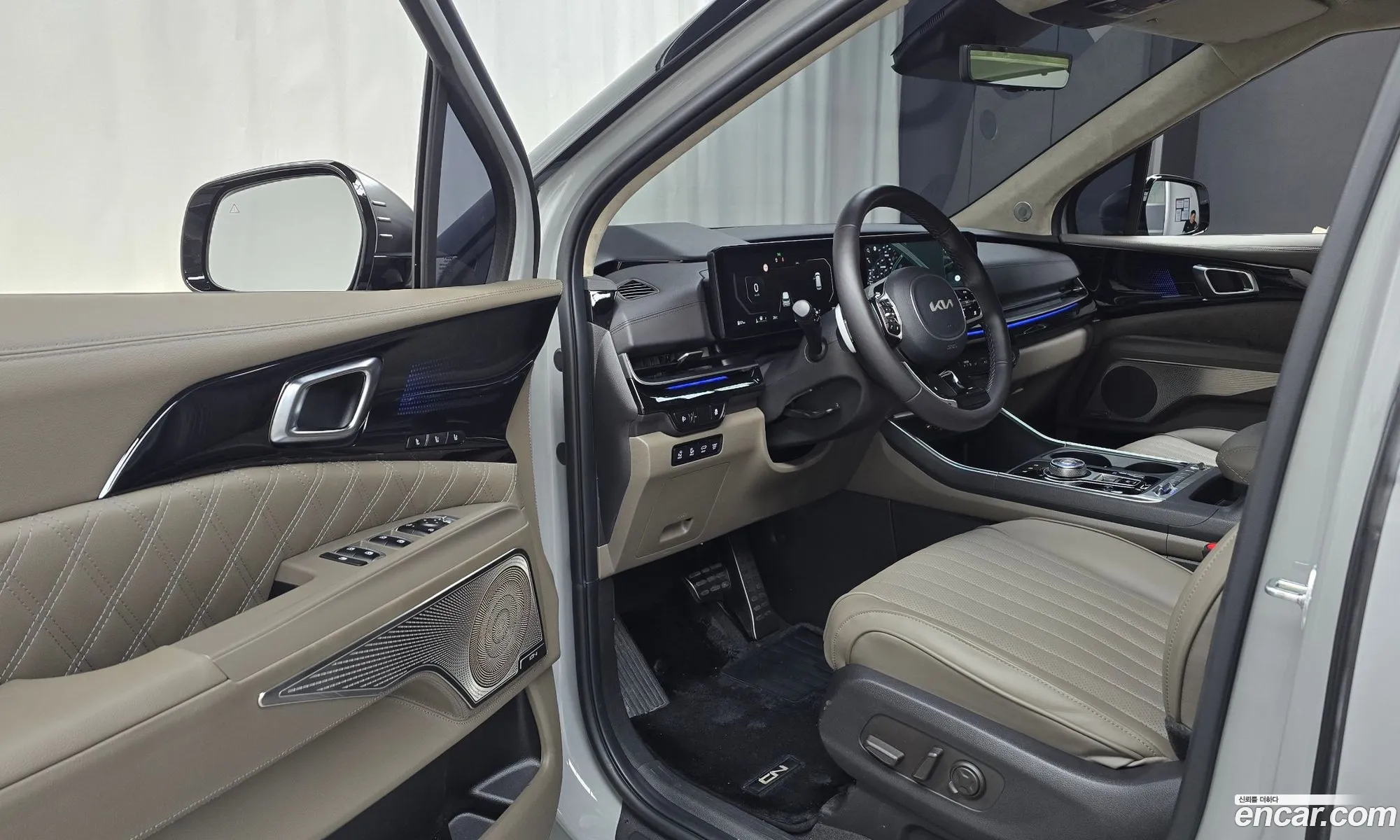 Kia Carnival 2024 — 18