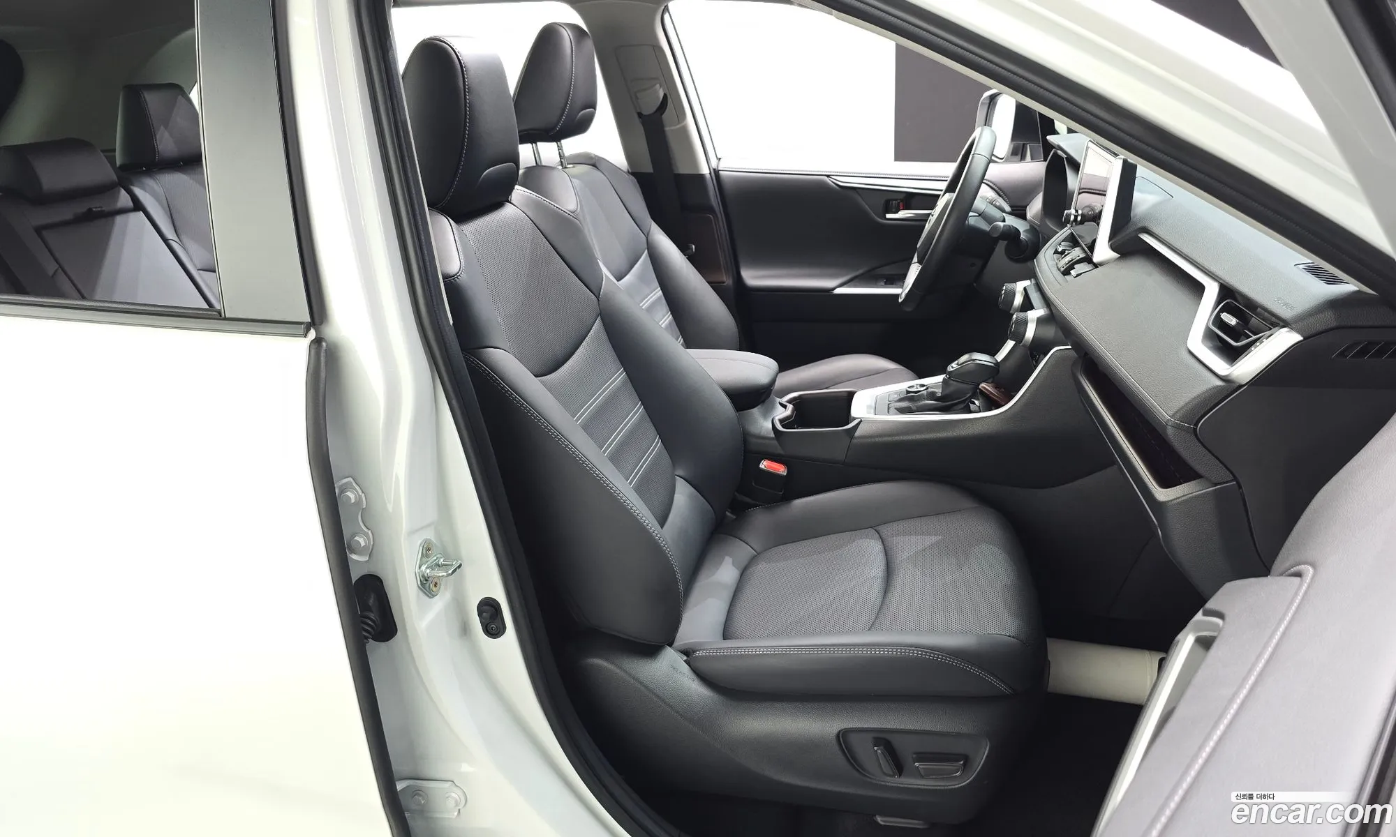 Toyota RAV4 2024 — 9