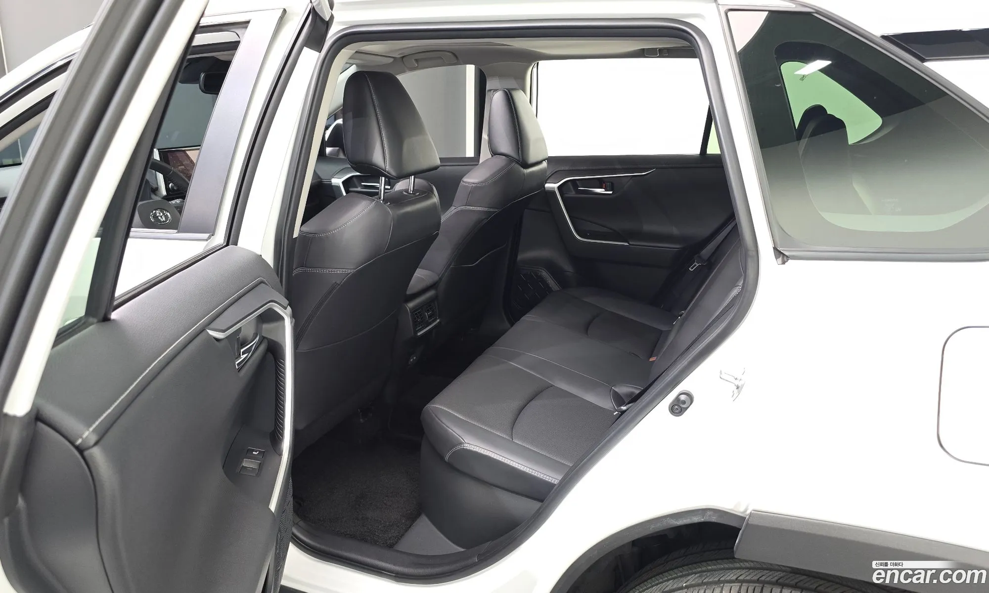Toyota RAV4 2024 — 14