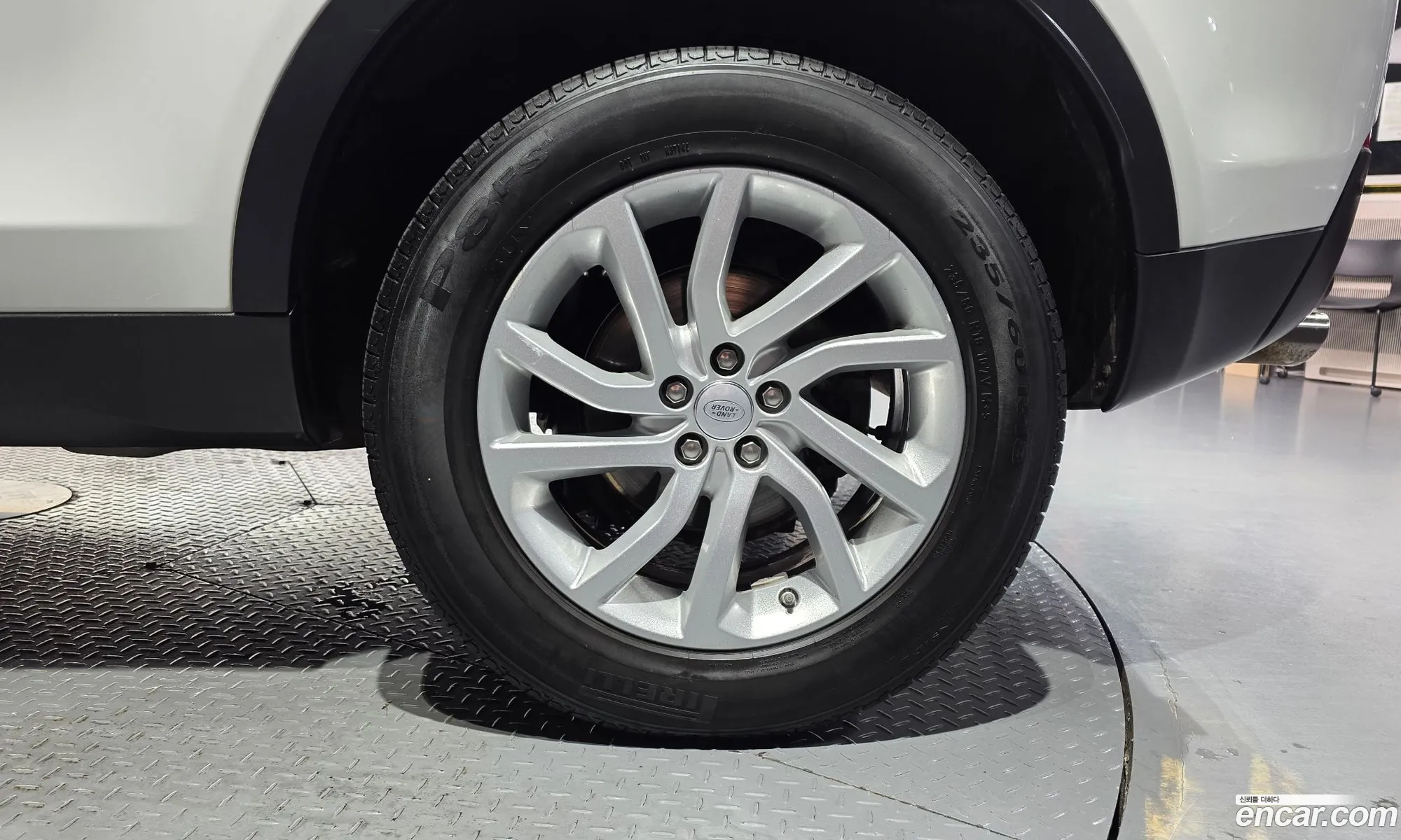 Land Rover Discovery Sport 2018 — 17