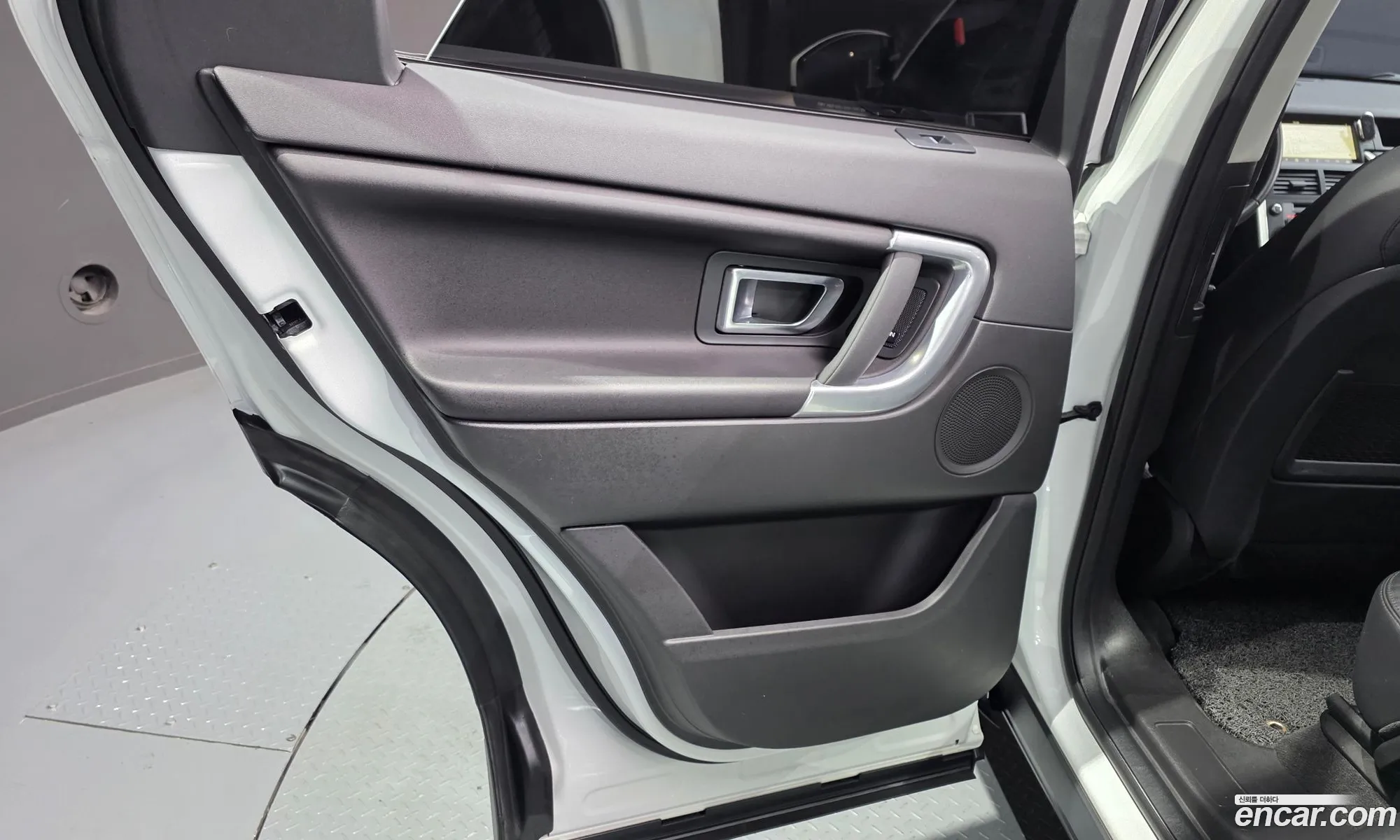 Land Rover Discovery Sport 2018 — 22