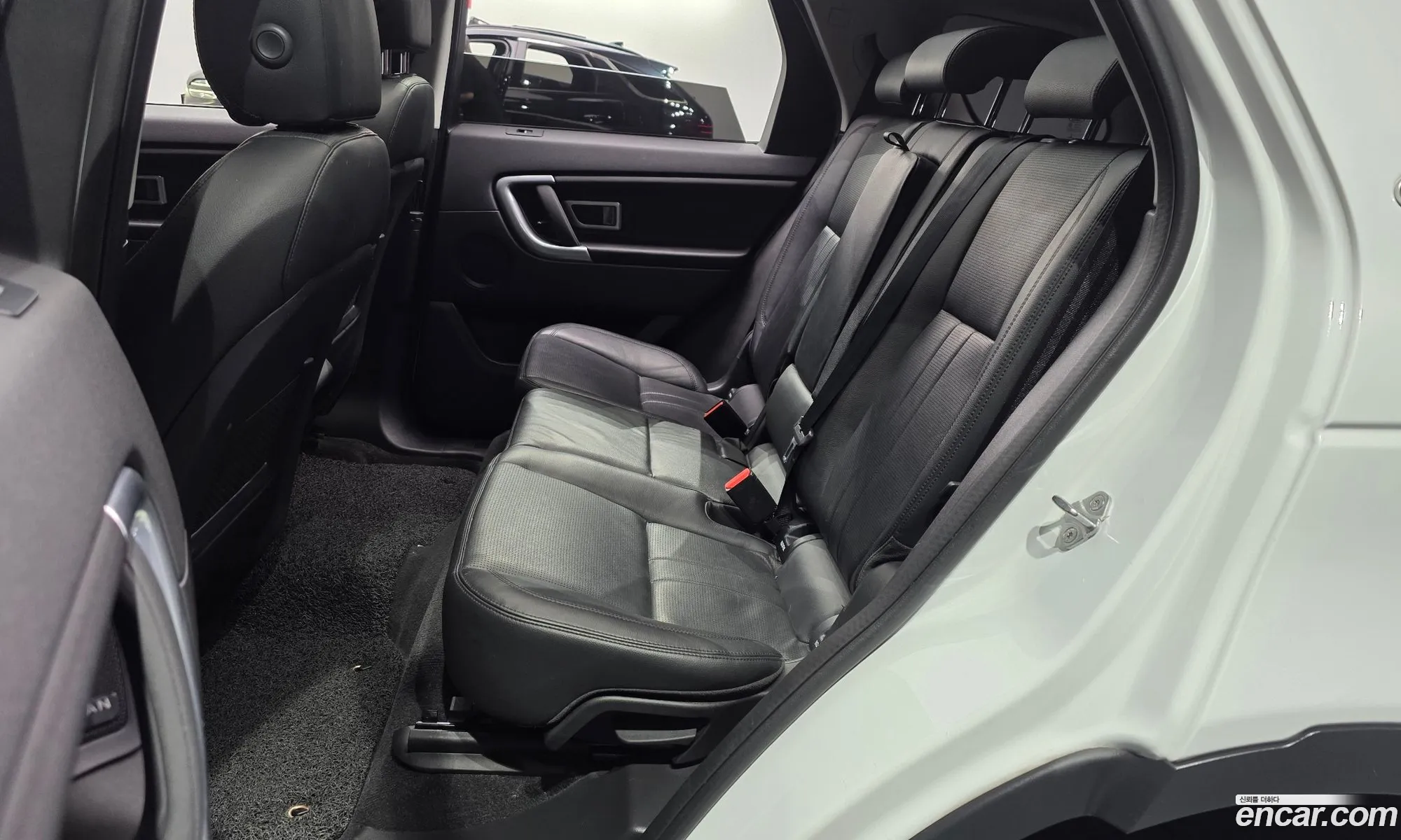 Land Rover Discovery Sport 2018 — 30