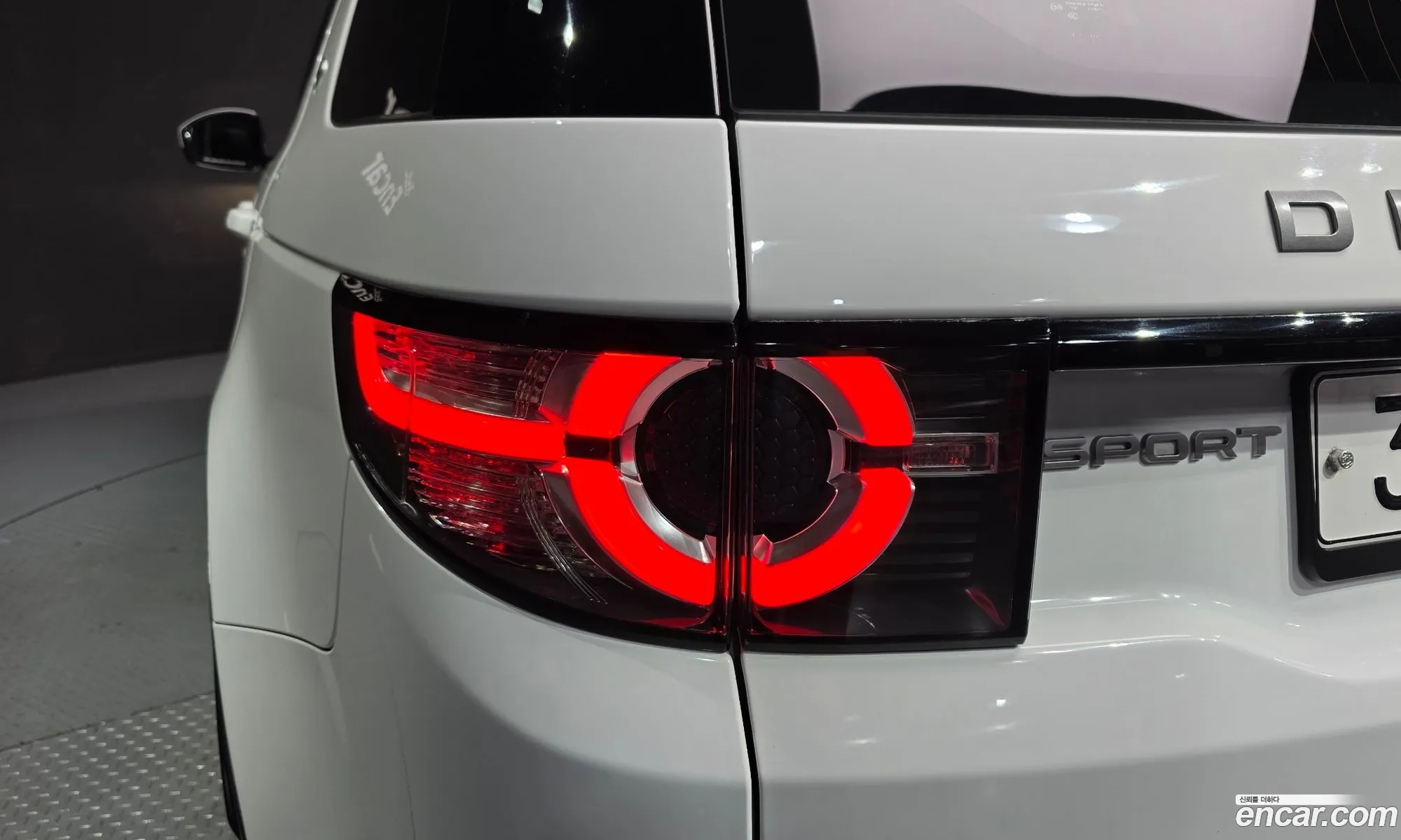 Land Rover Discovery Sport 2018 — 13