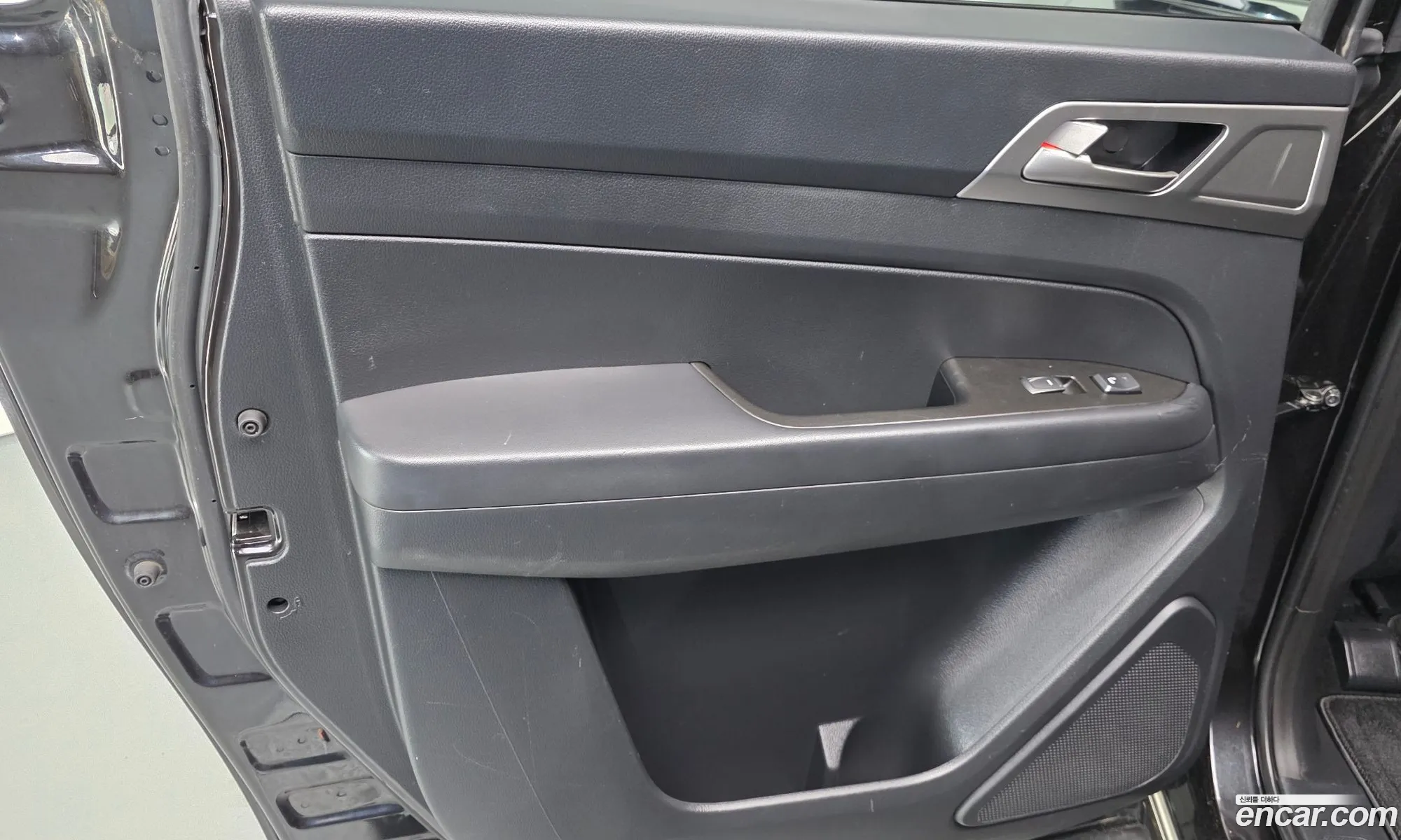 KG Mobility (SsangYong) Rexton Sports Khan 2019 — 30
