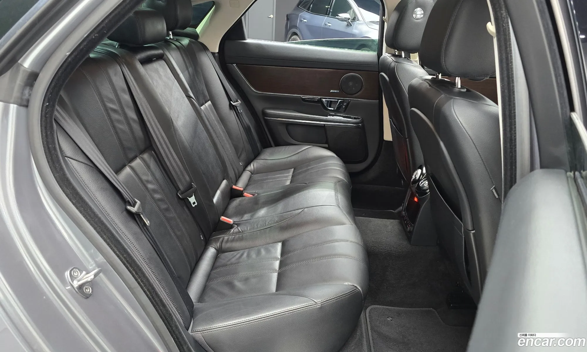 Jaguar XJ 2014 SAJAA10S2EPV60630 — 18