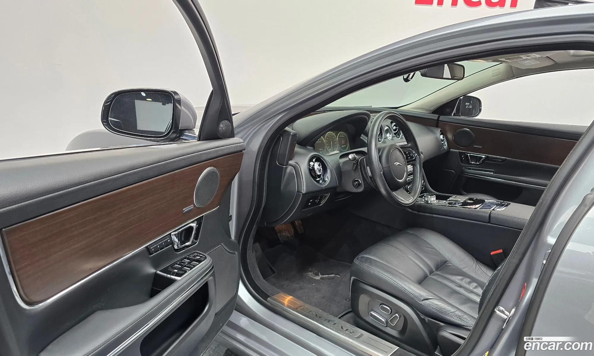 Jaguar XJ 2014 SAJAA10S2EPV60630 — 12