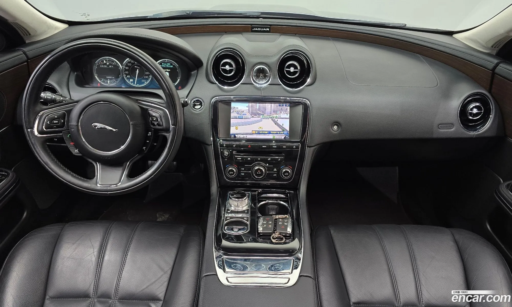 Jaguar XJ 2014 SAJAA10S2EPV60630 — 3