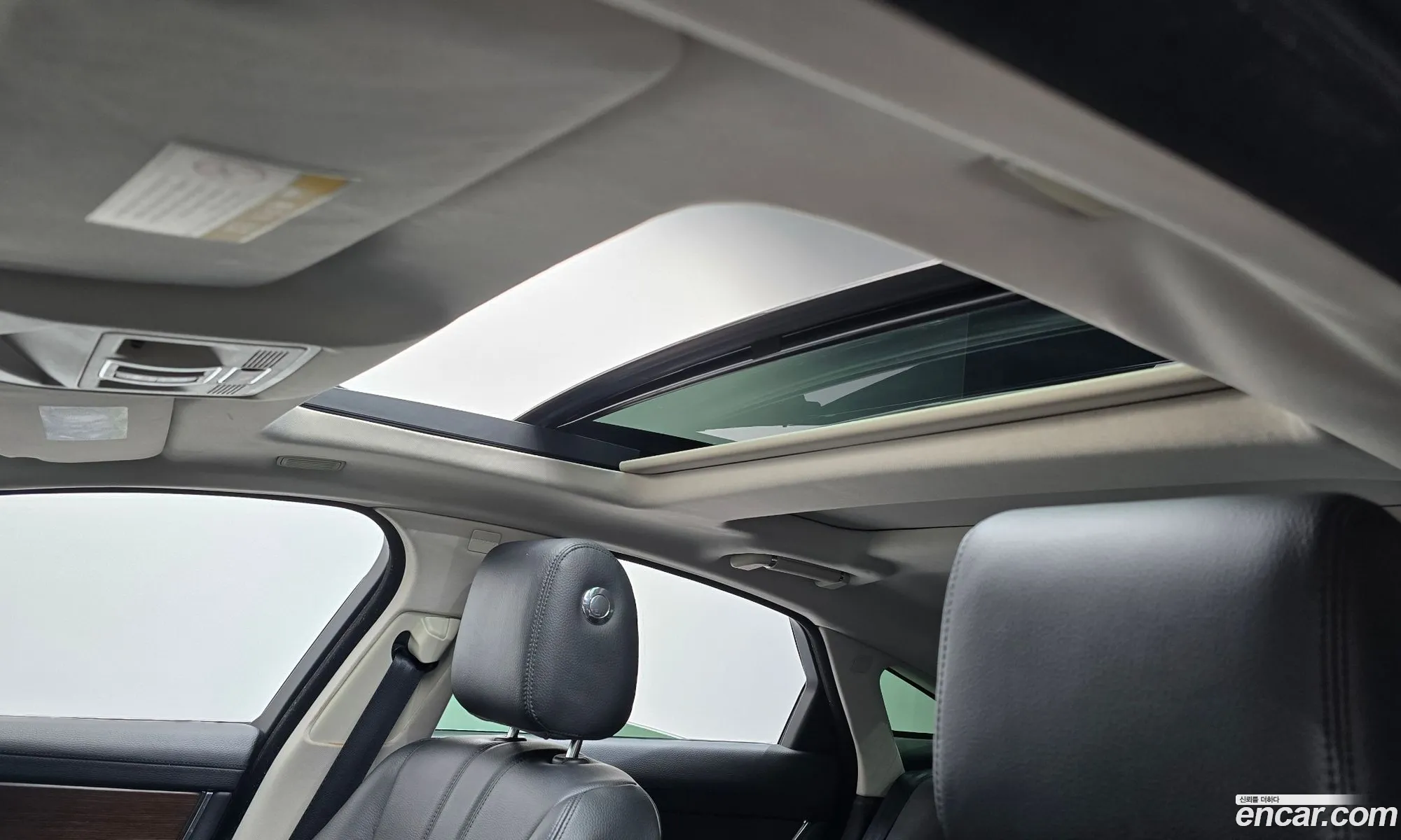 Jaguar XJ 2014 SAJAA10S2EPV60630 — 14