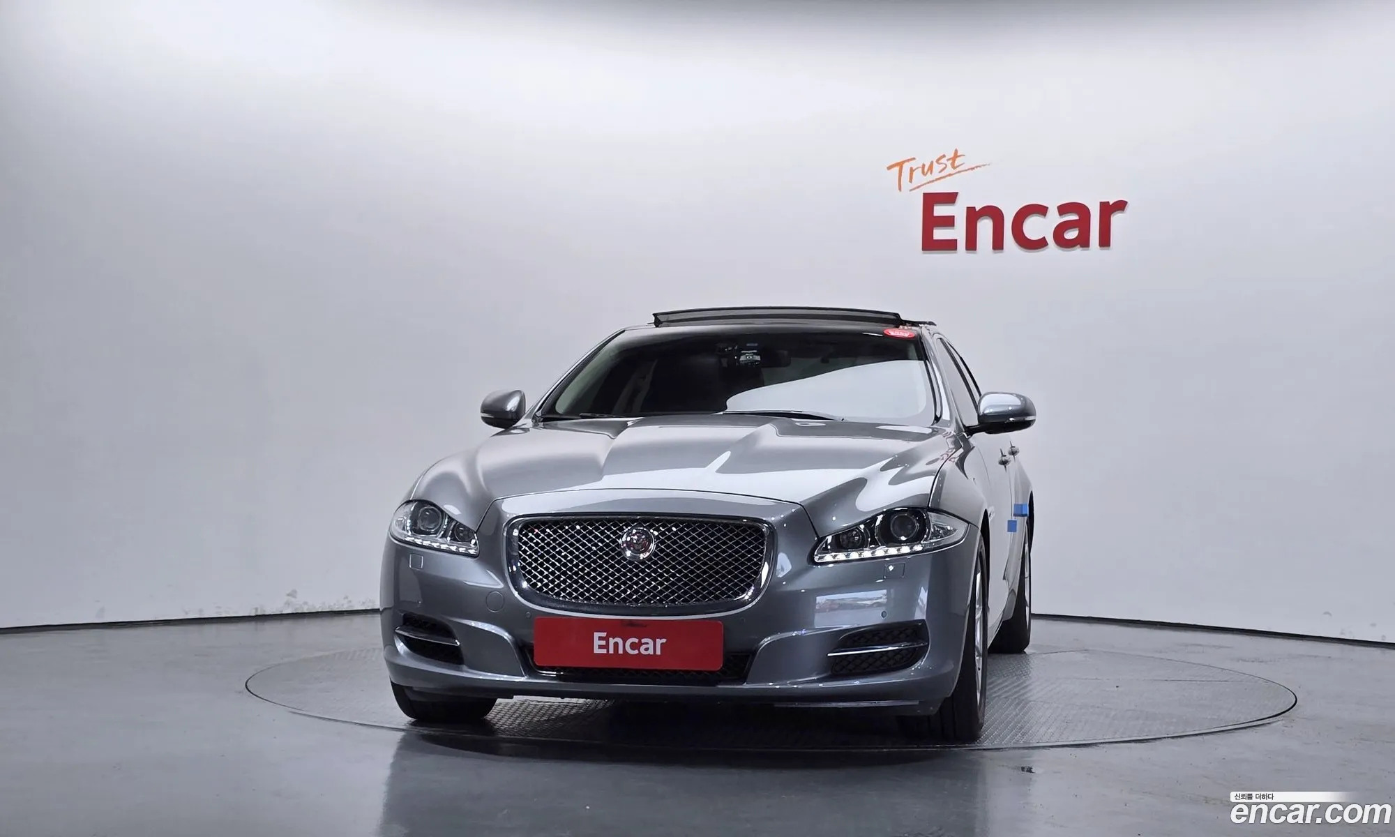 Jaguar XJ 2014 SAJAA10S2EPV60630 — 8