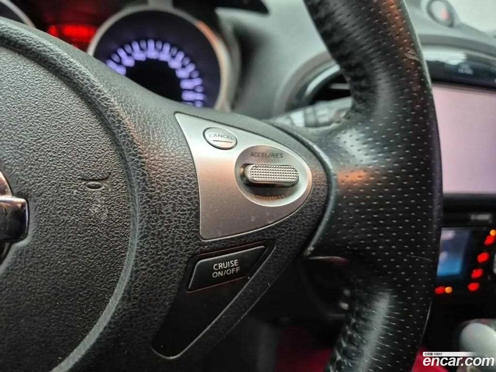 Nissan Juke 2013 — 19