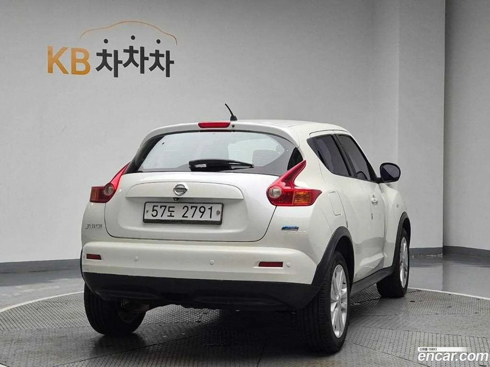 Nissan Juke 2013 — 12