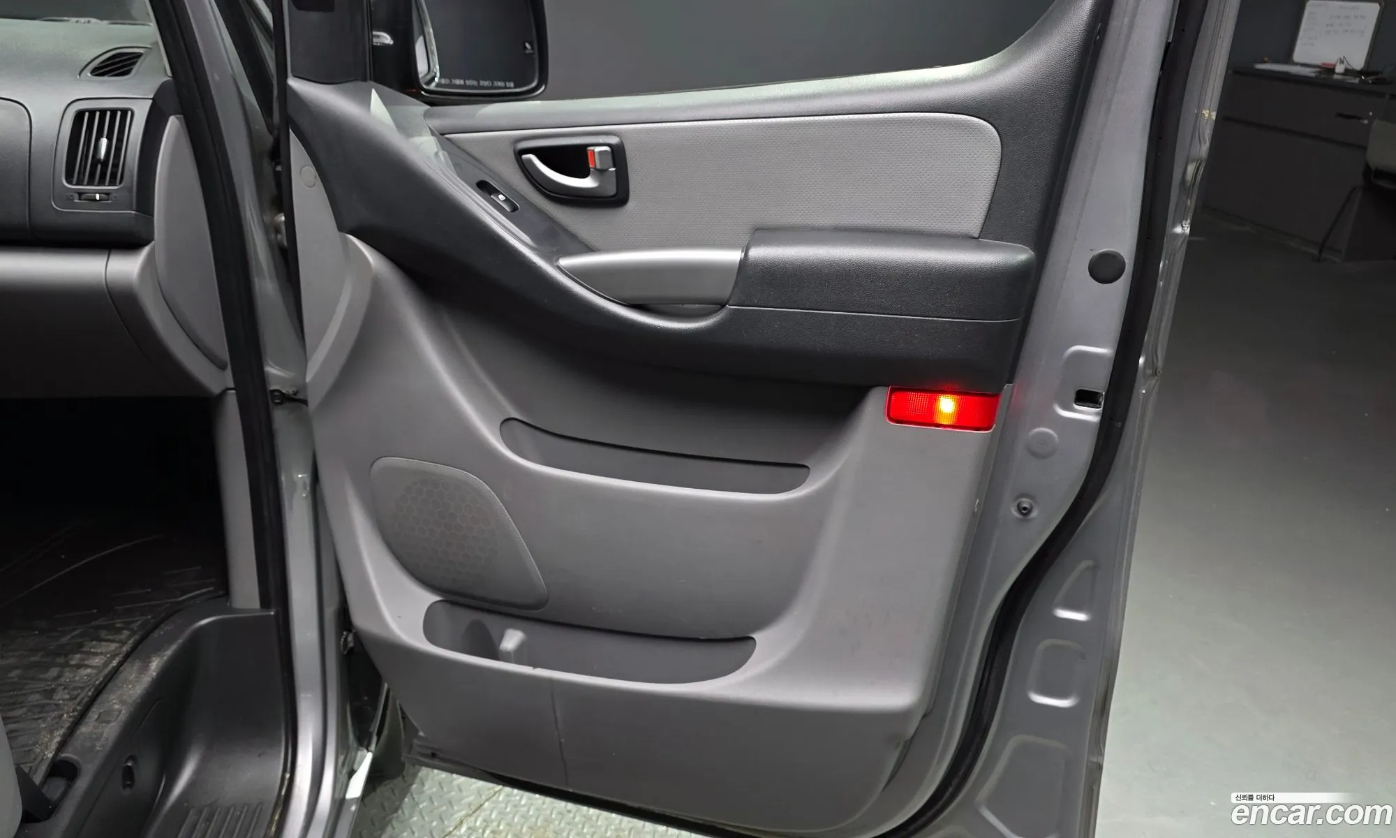 Hyundai Grand Starex 2016 — 30