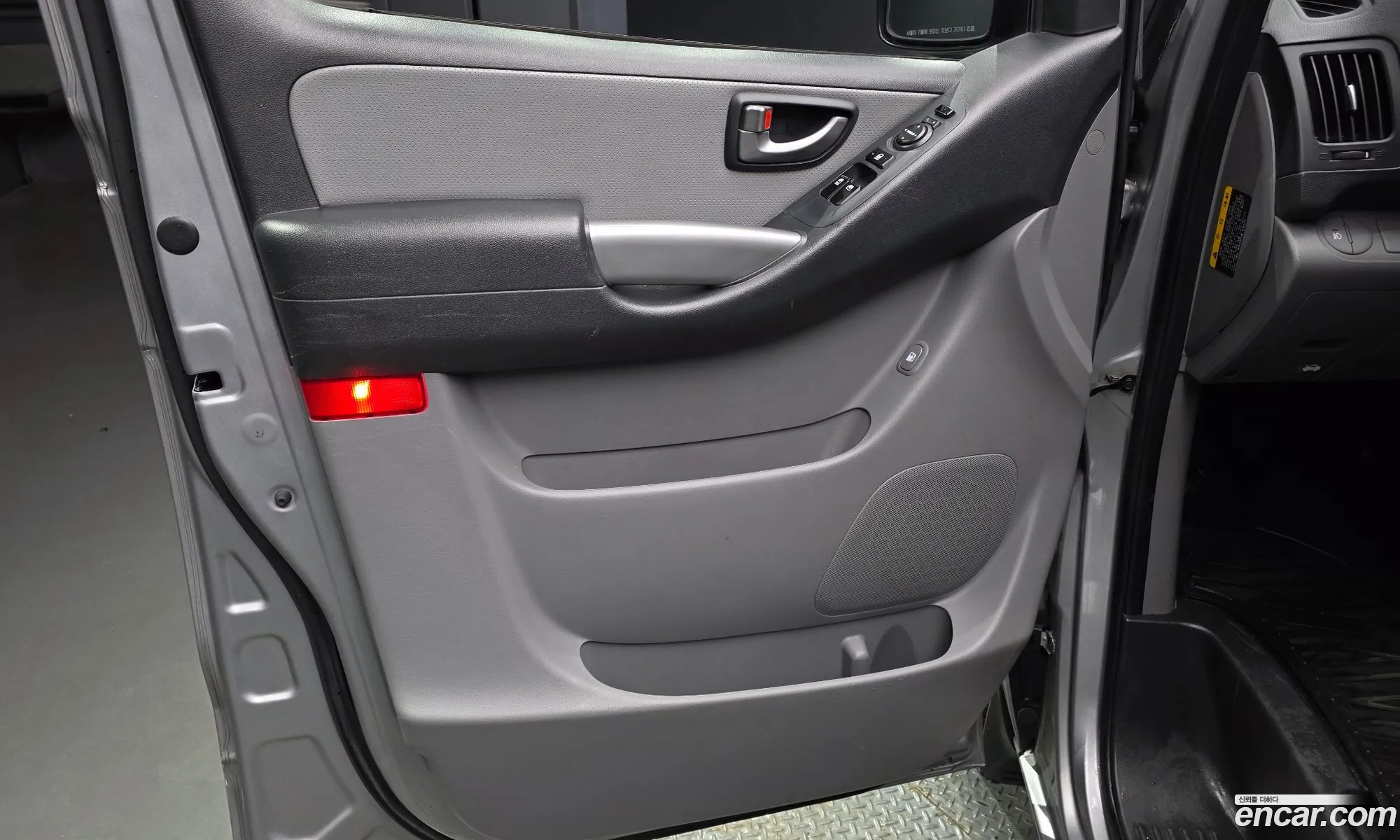 Hyundai Grand Starex 2016 — 11