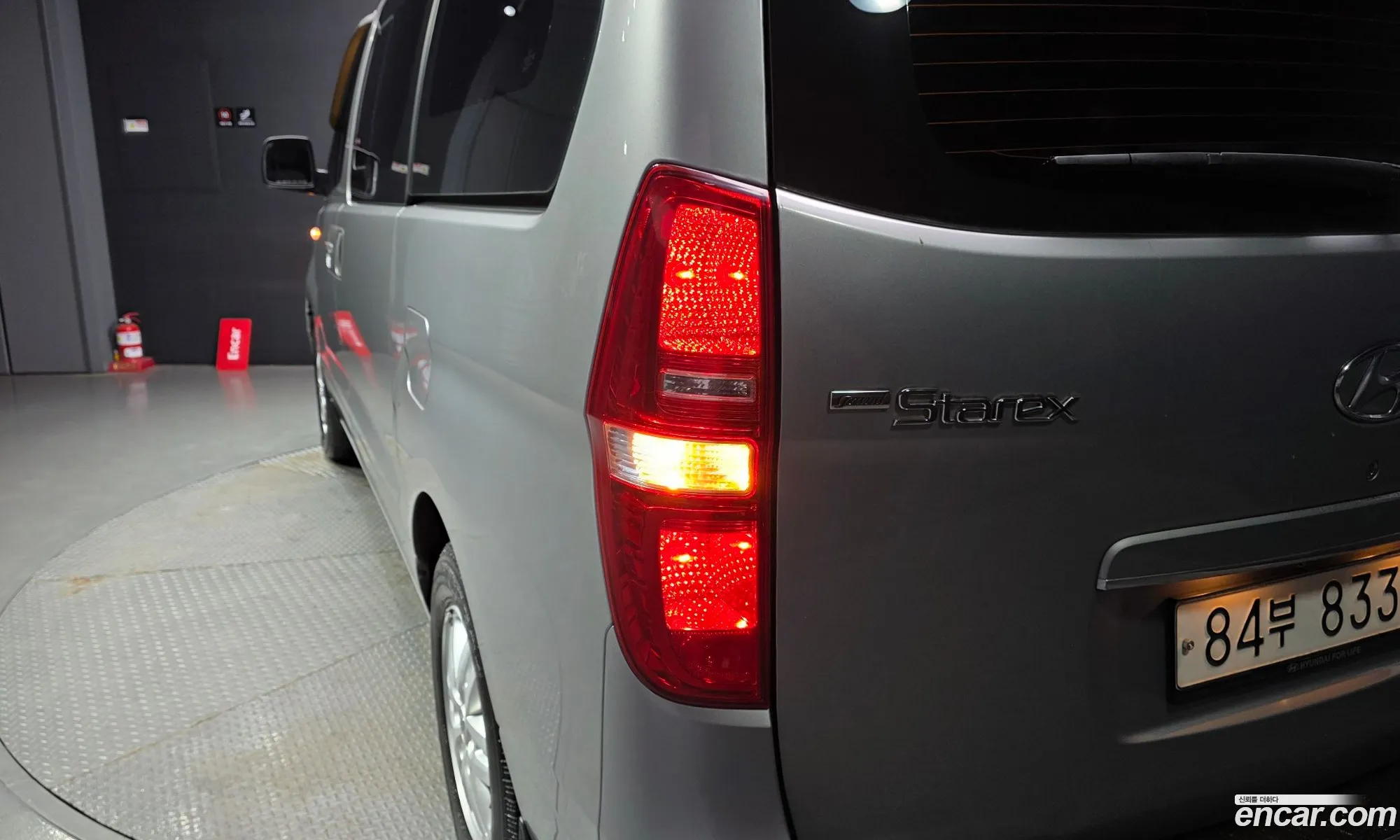 Hyundai Grand Starex 2016 — 28