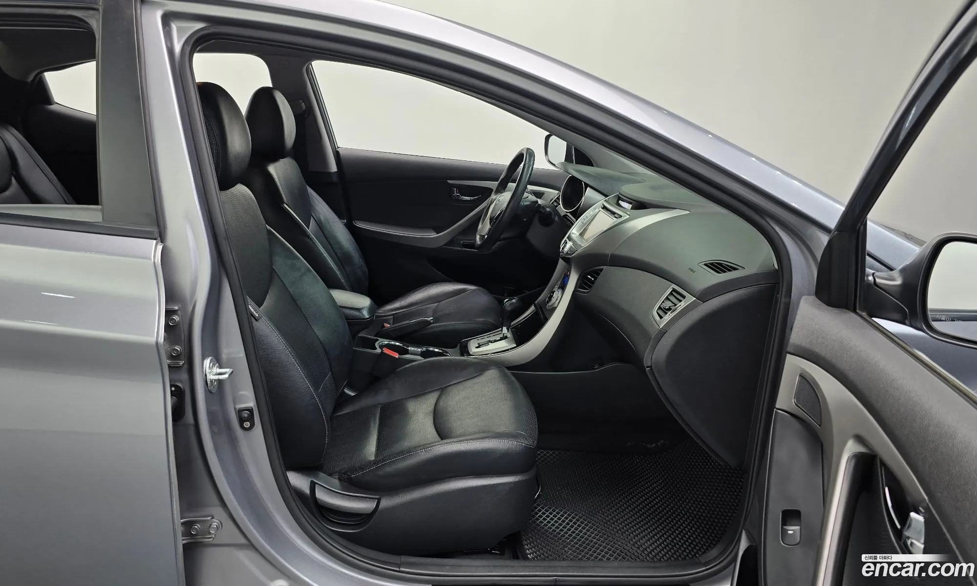 Hyundai Elantra MD 2012 — 16