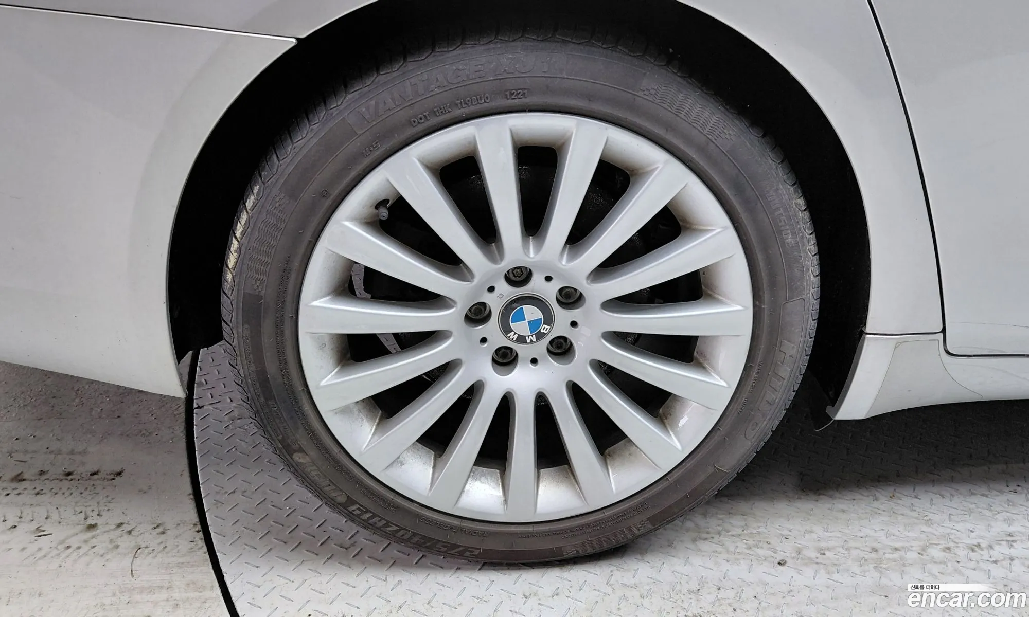 BMW 7 Series 2012 WBAKM4106CDX21453 — 19