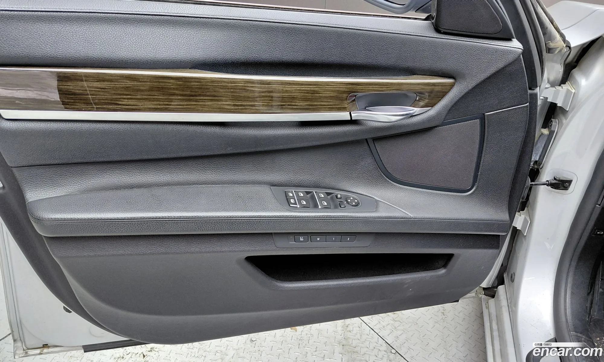 BMW 7 Series 2012 WBAKM4106CDX21453 — 7