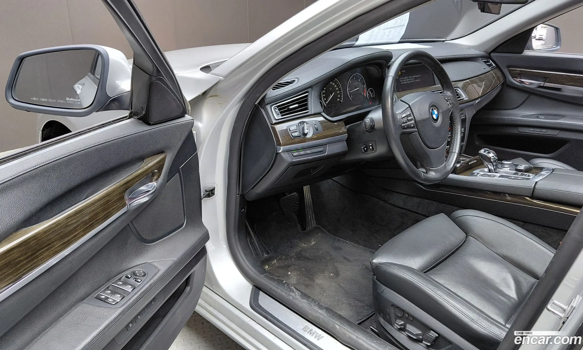BMW 7 Series 2012 WBAKM4106CDX21453 — 24
